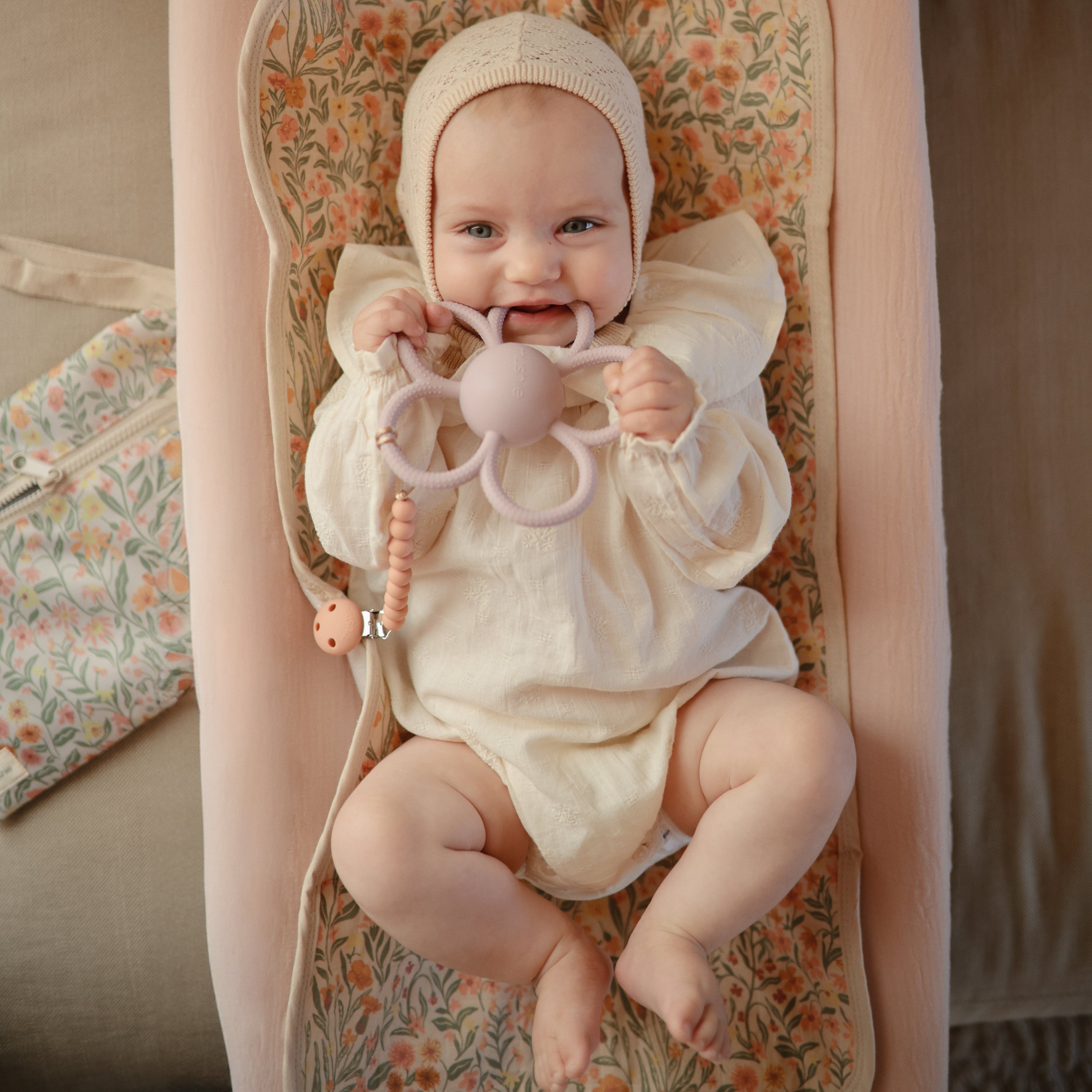 Silicone Pacifier Clip | Hera {Drop Ship}