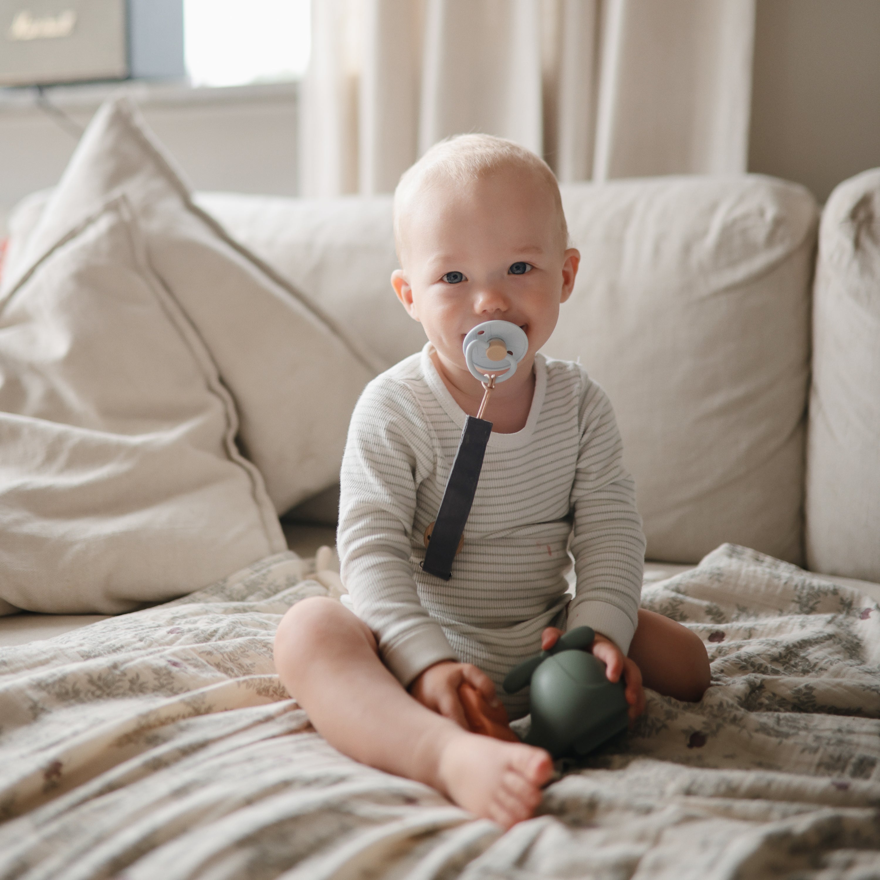 FRIGG Silicone Pacifier 4-Pack {Drop Ship}