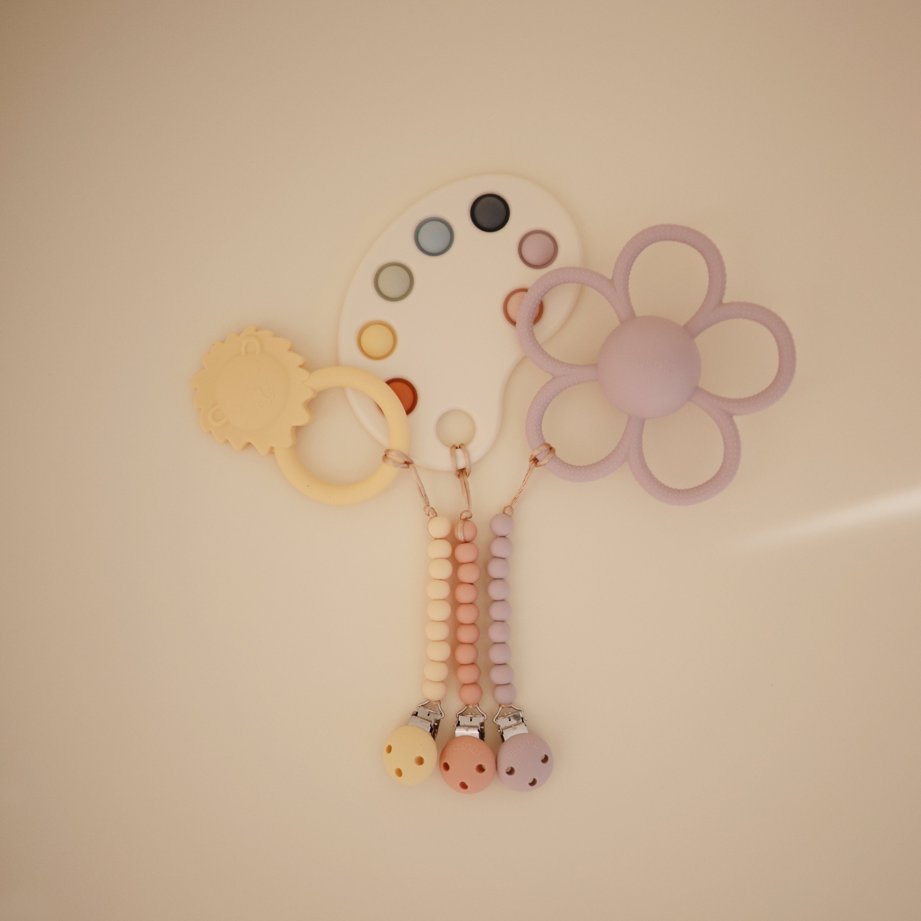 Silicone Pacifier Clip | Hera {Drop Ship}
