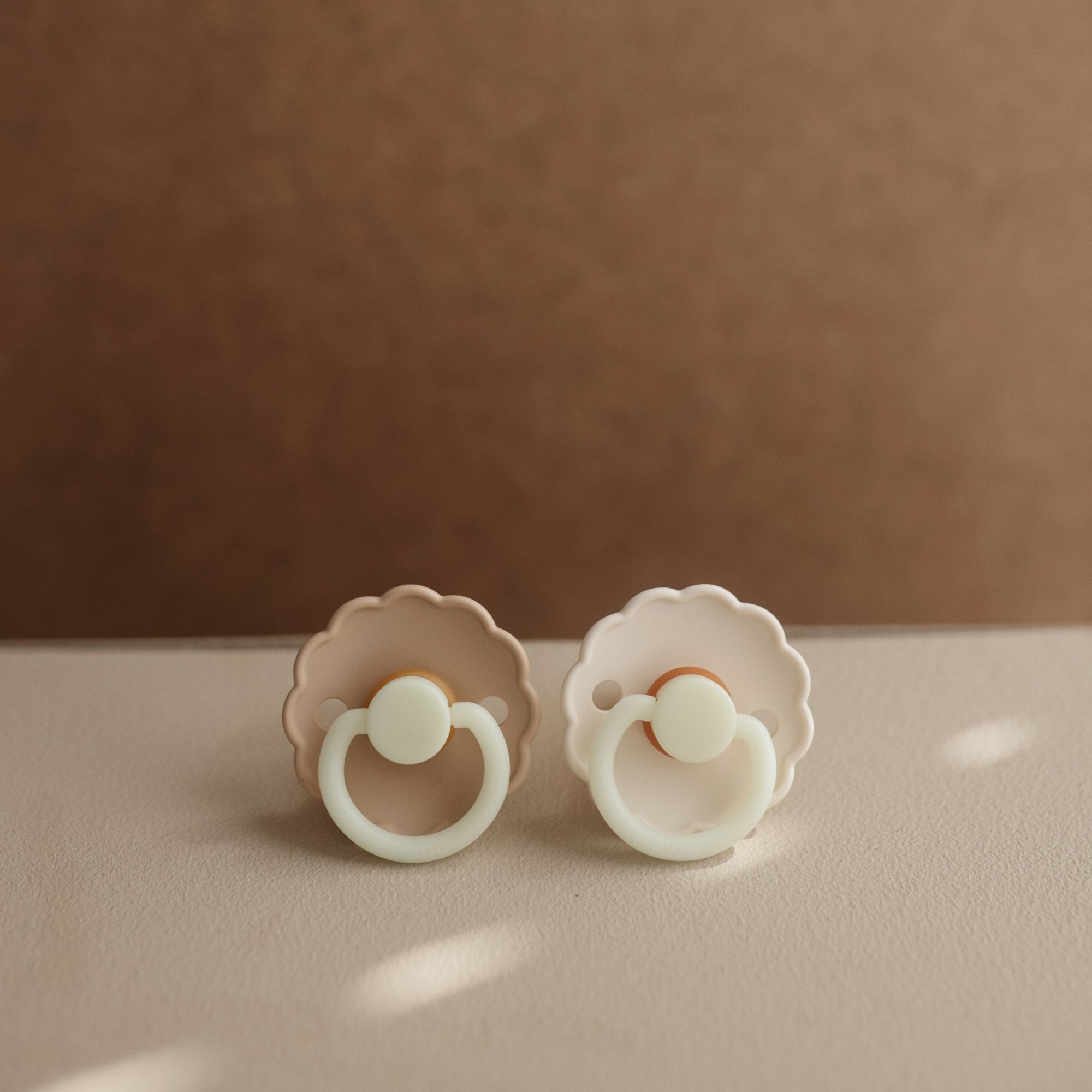 FRIGG Daisy Night Natural Rubber Pacifier 2-Pack {Drop Ship}