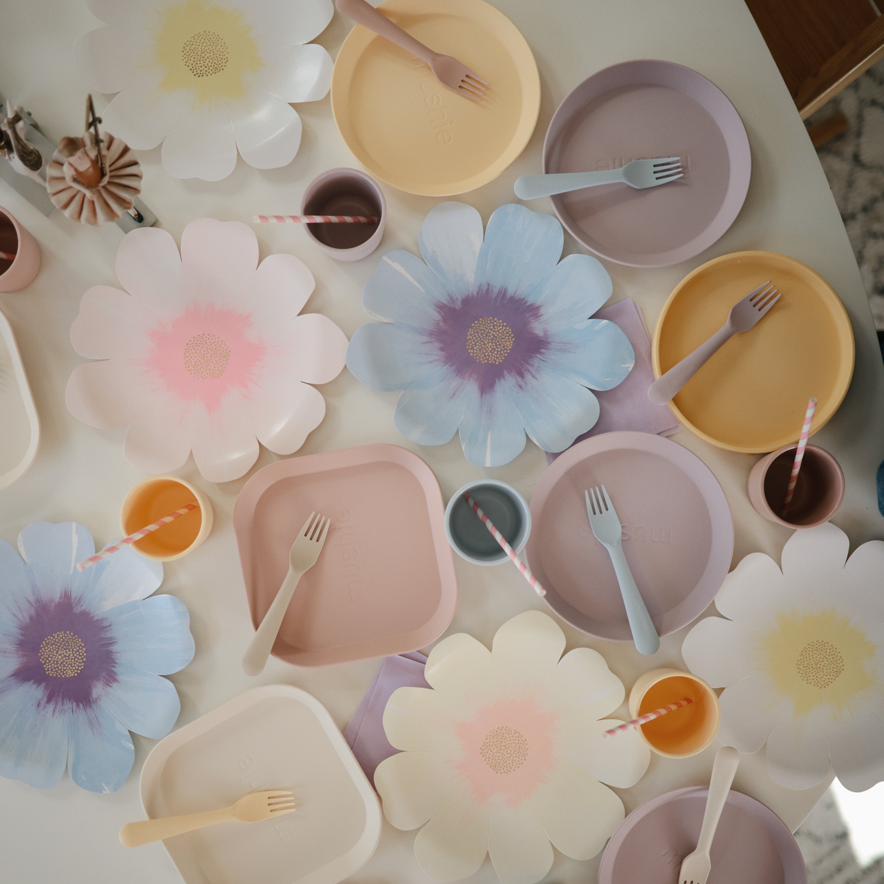 Round Dinnerware Plates {Drop Ship}