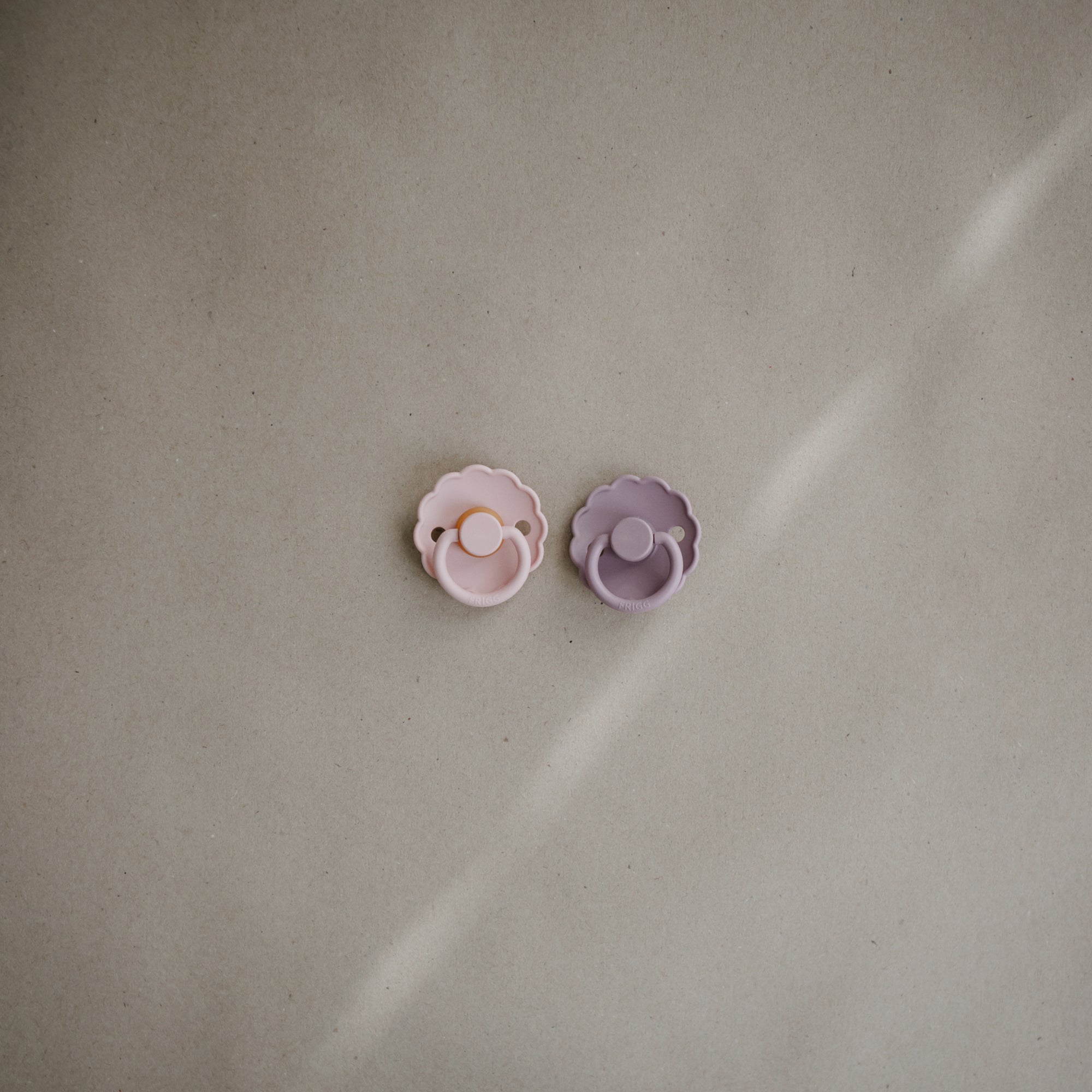 FRIGG Daisy Natural Rubber Pacifier 2-Pack {Drop Ship}