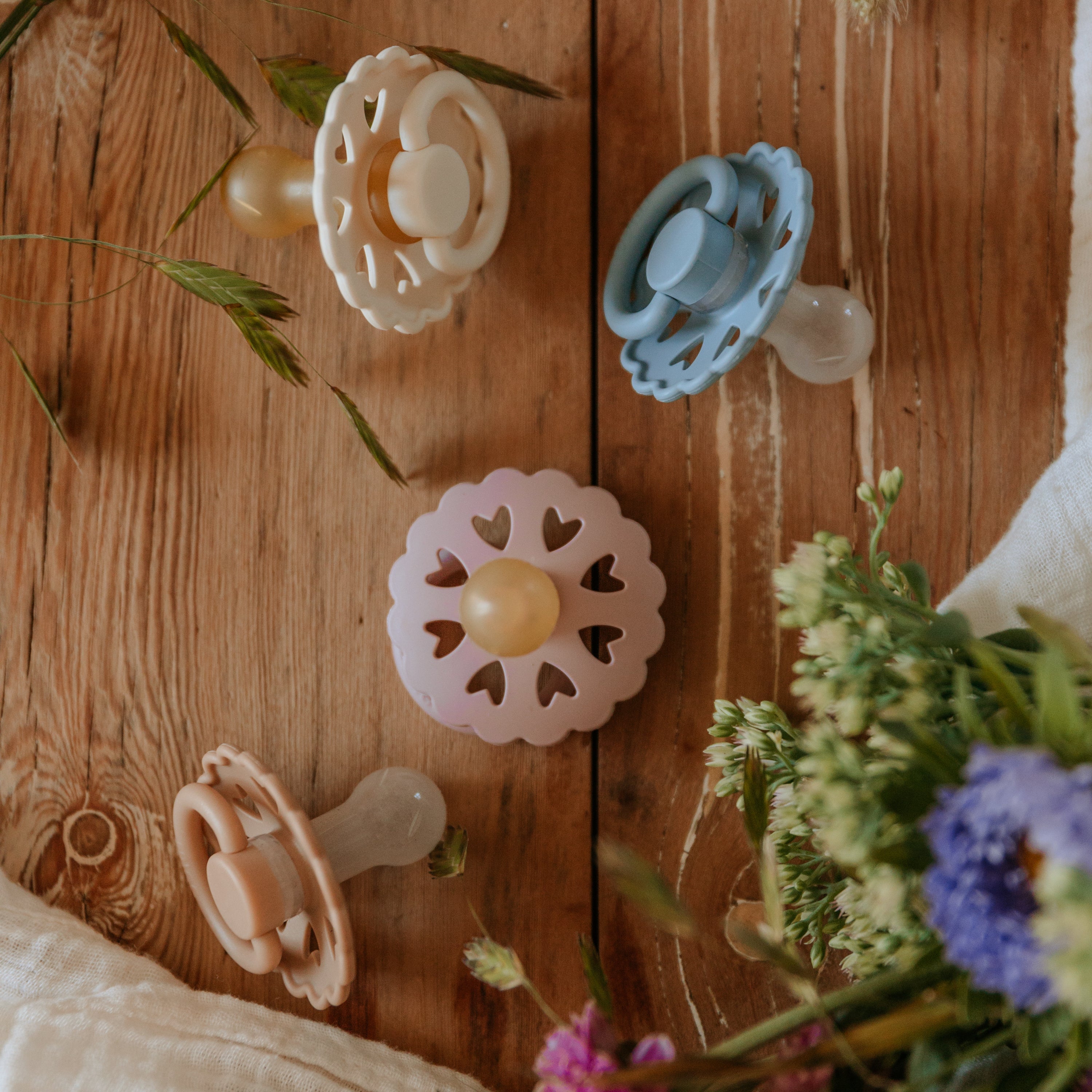 FRIGG Andersen Fairytale Natural Rubber Pacifier 2-Pack {Drop Ship}