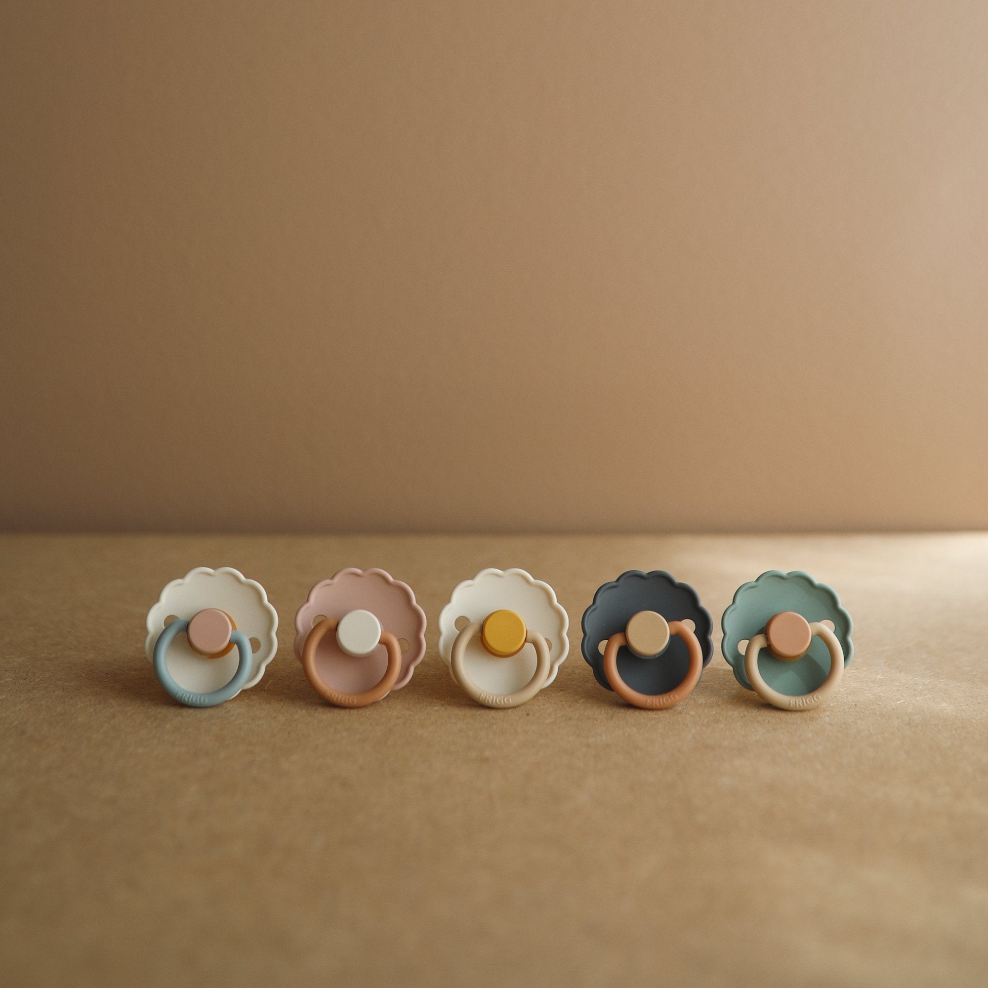 FRIGG Daisy Natural Rubber Pacifier 2-Pack {Drop Ship}