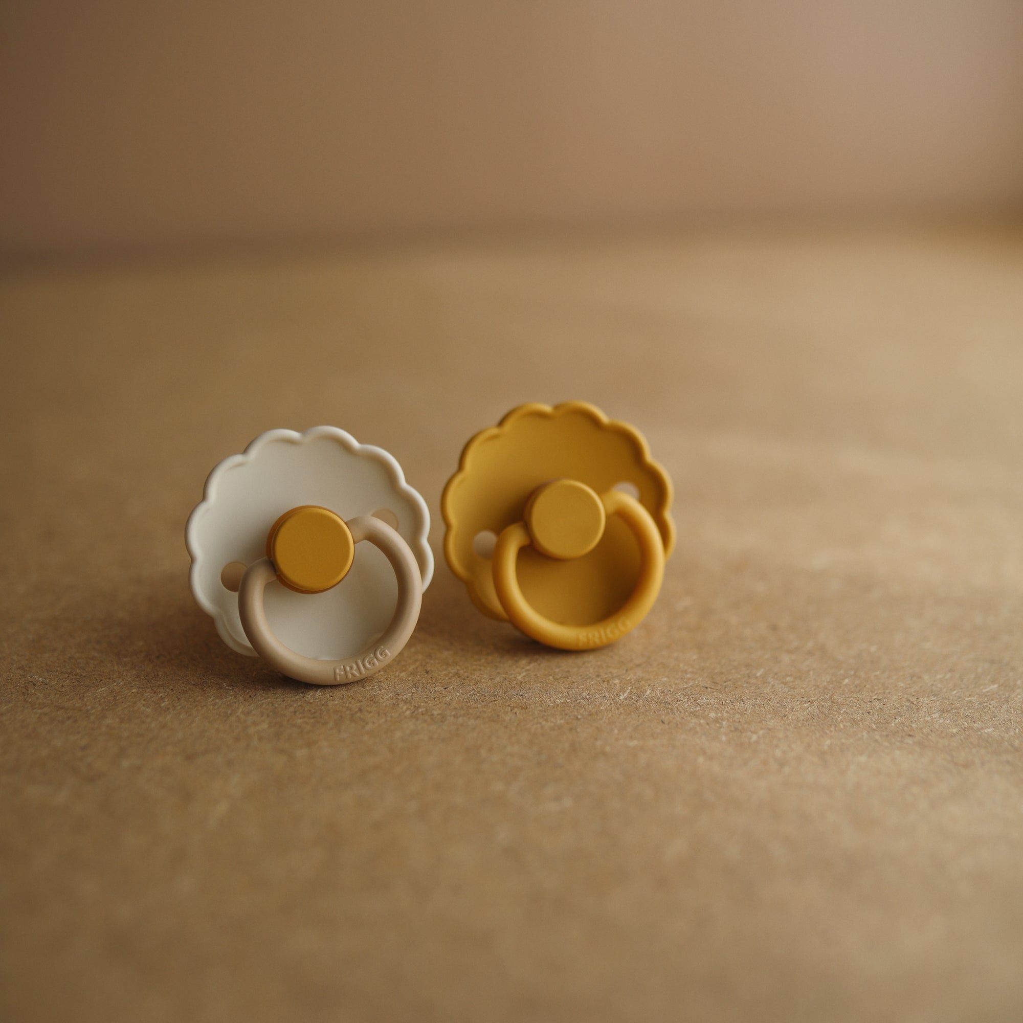 FRIGG Daisy Natural Rubber Pacifier 2-Pack {Drop Ship}