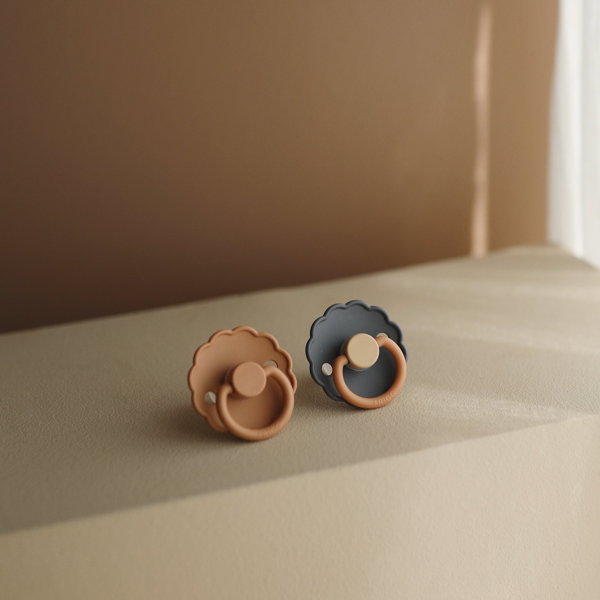 FRIGG Daisy Natural Rubber Pacifier 2-Pack {Drop Ship}