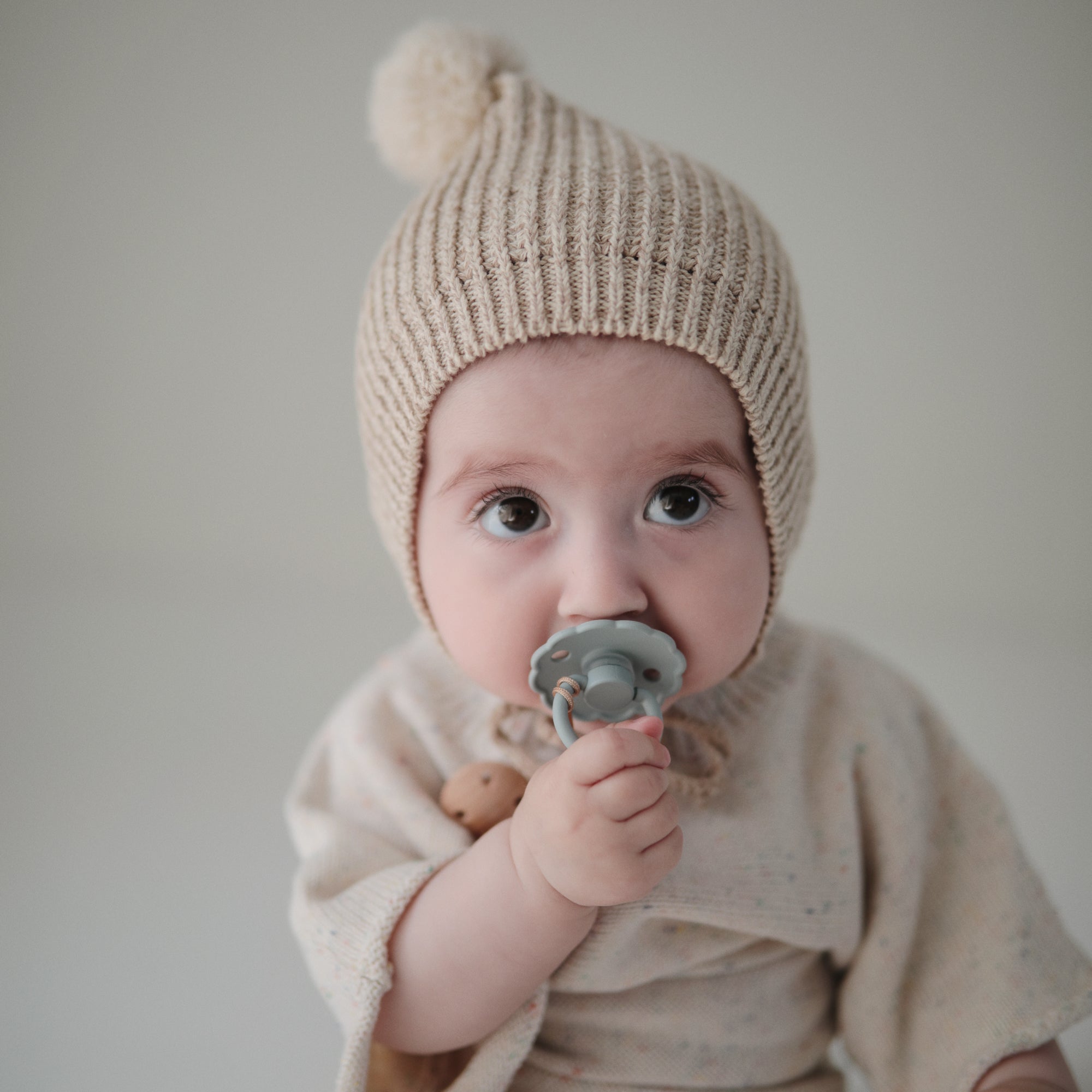 FRIGG Daisy Natural Rubber Pacifier 2-Pack {Drop Ship}