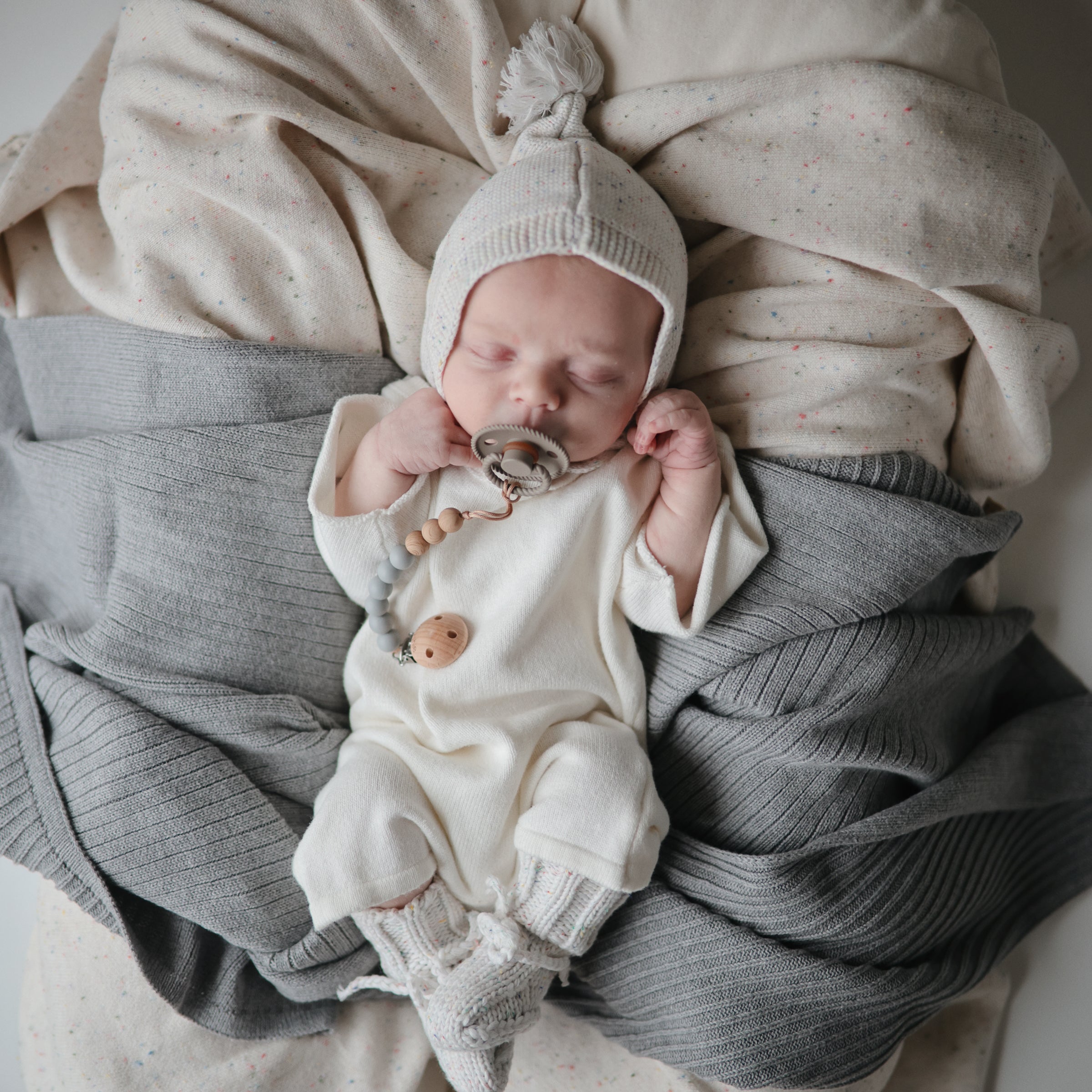FRIGG Rope Natural Rubber Pacifier 2-Pack {Drop Ship}