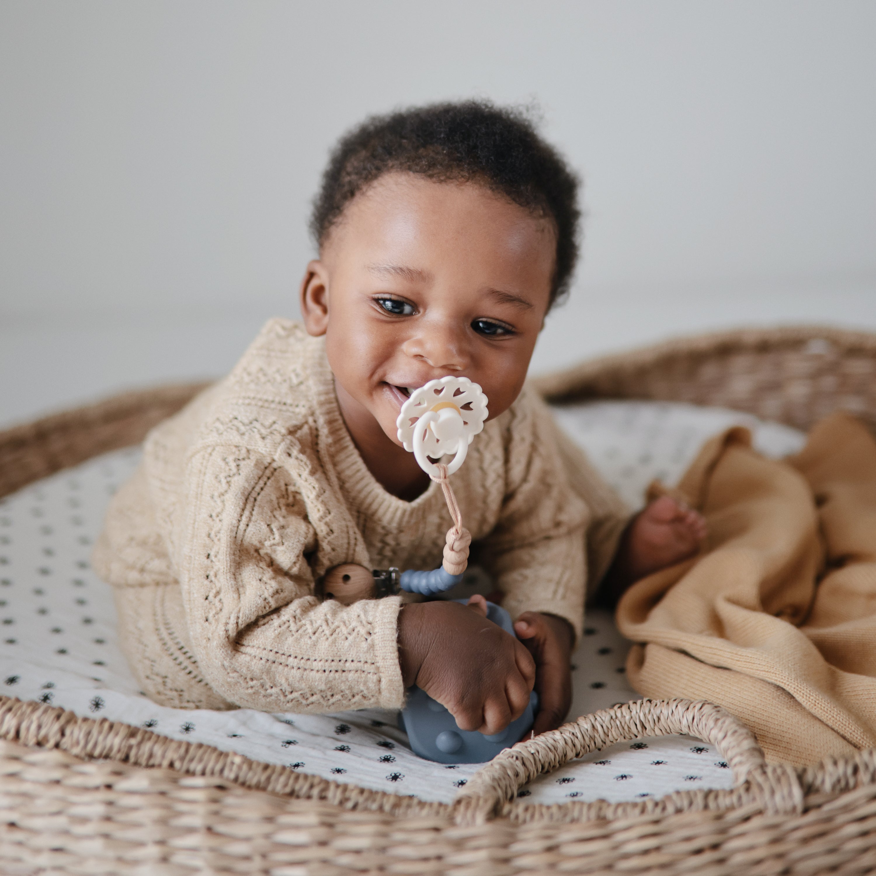 FRIGG Baby's First Pacifier Floral Heart (Cream) 4-Pack {Drop Ship}