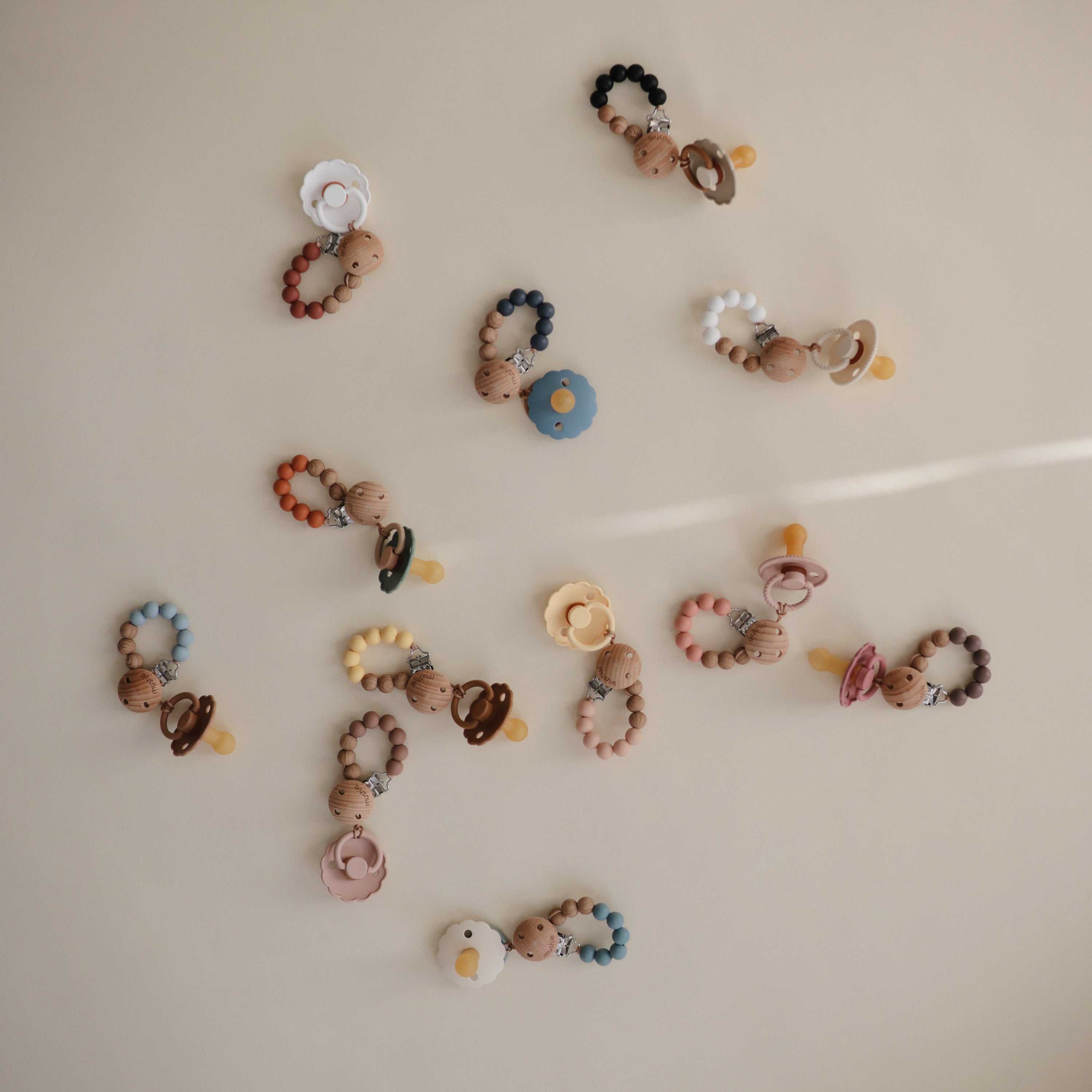 Silicone Pacifier Clip | Eva {Drop Ship}