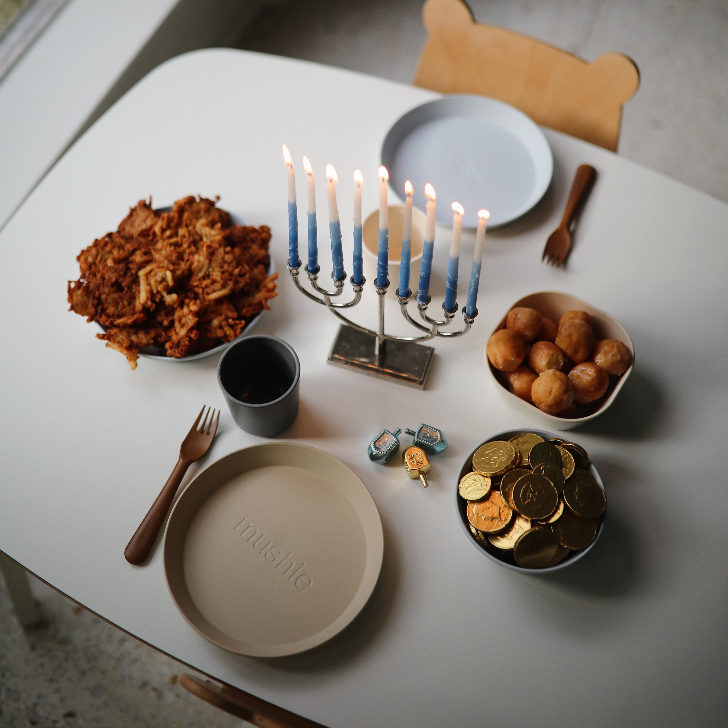 Round Dinnerware Plates {Drop Ship}