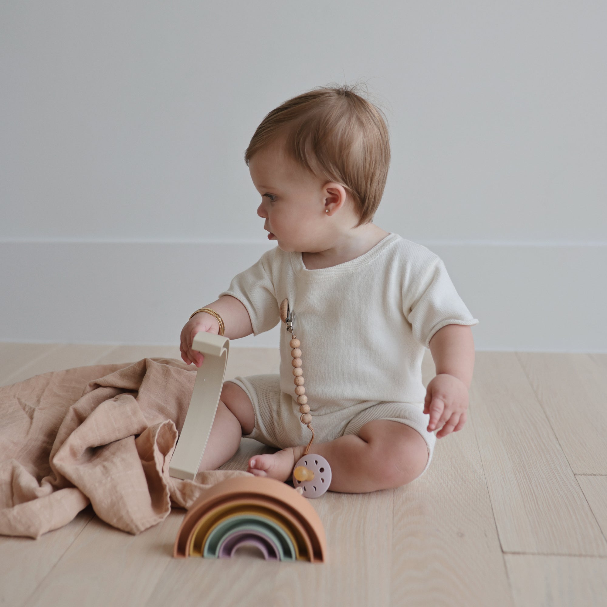 FRIGG Moon Natural Rubber Pacifier 2-Pack {Drop Ship}