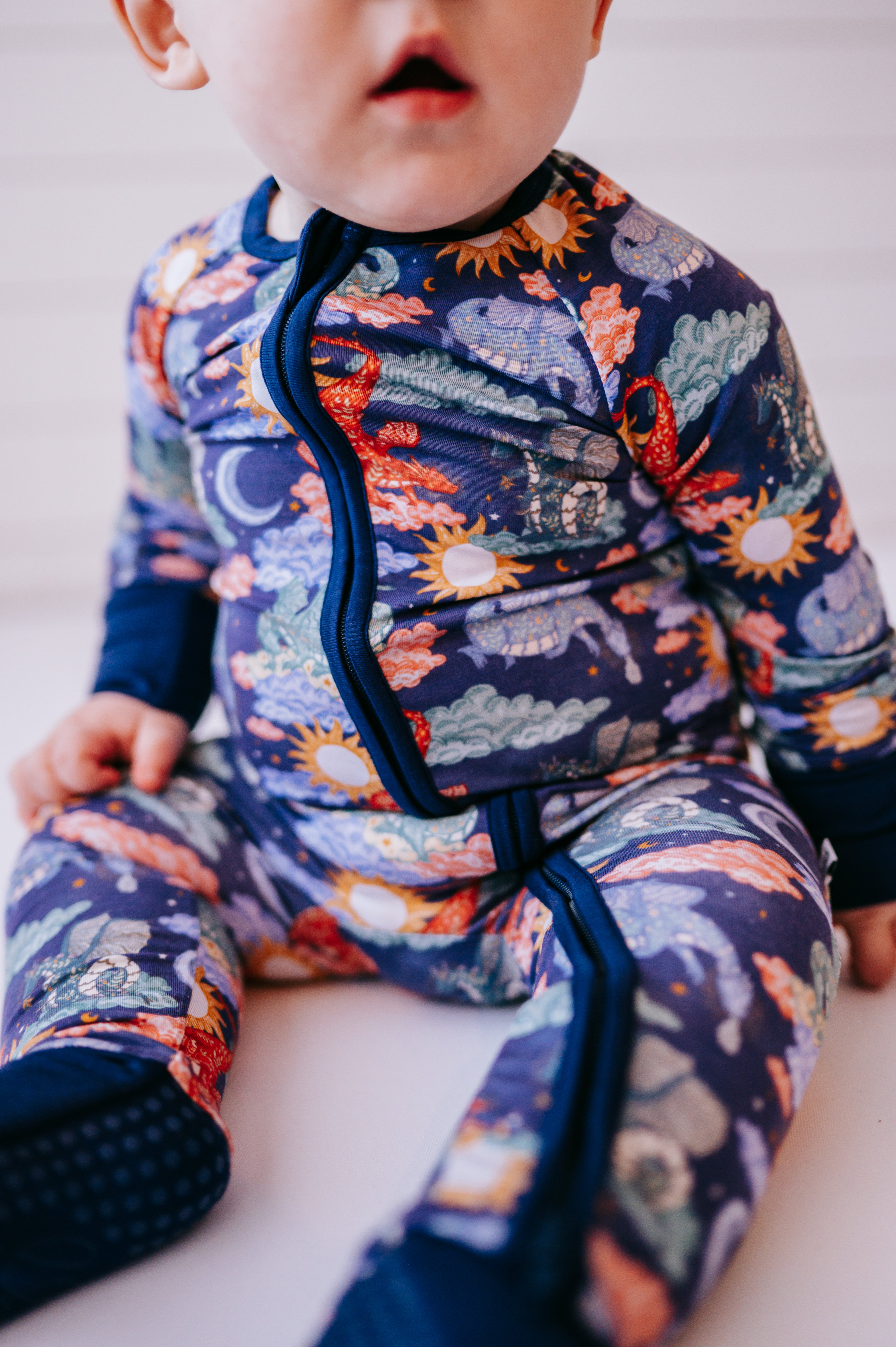 Atlas - (Snug Zip Stretch)