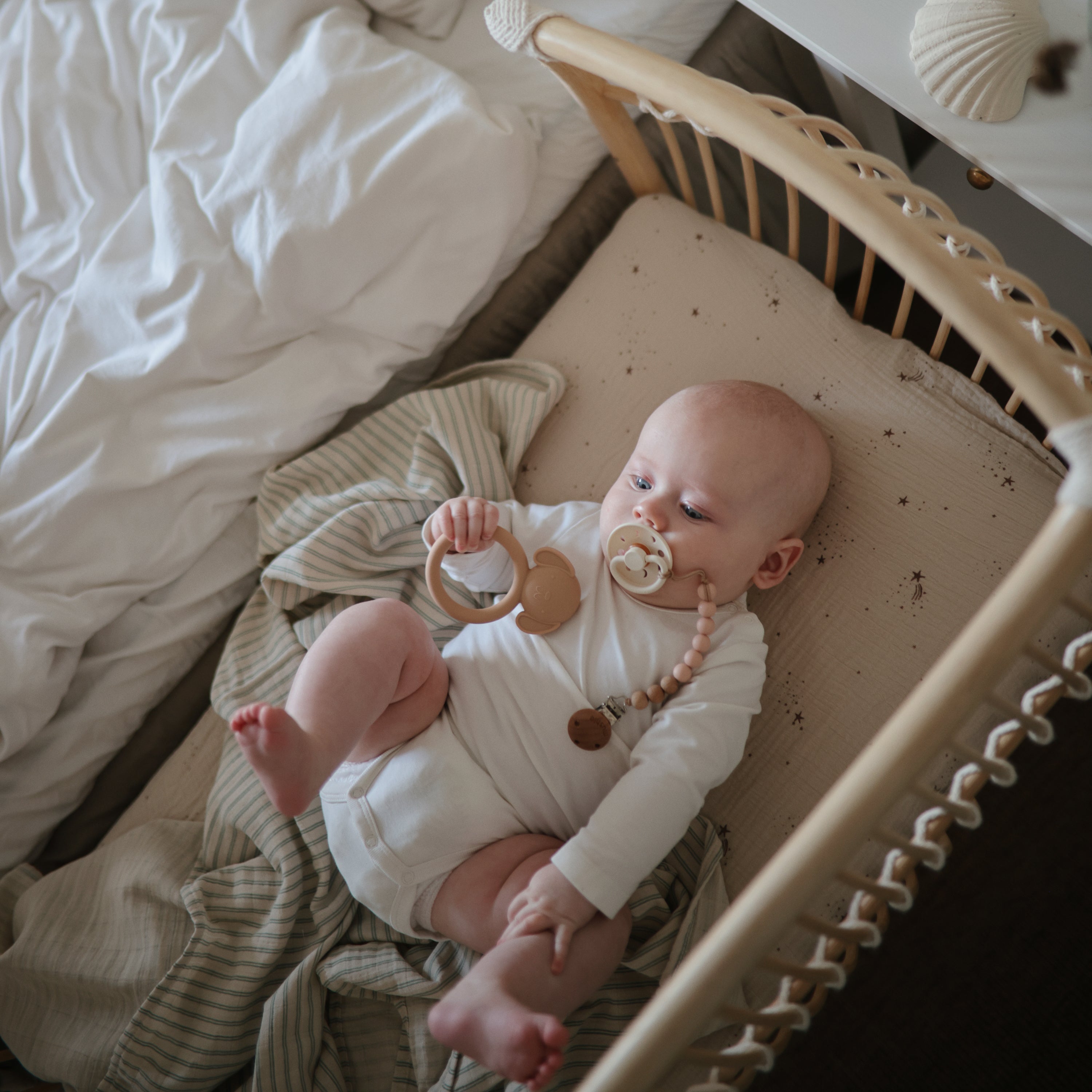 Silicone Pacifier Clip | Eva {Drop Ship}