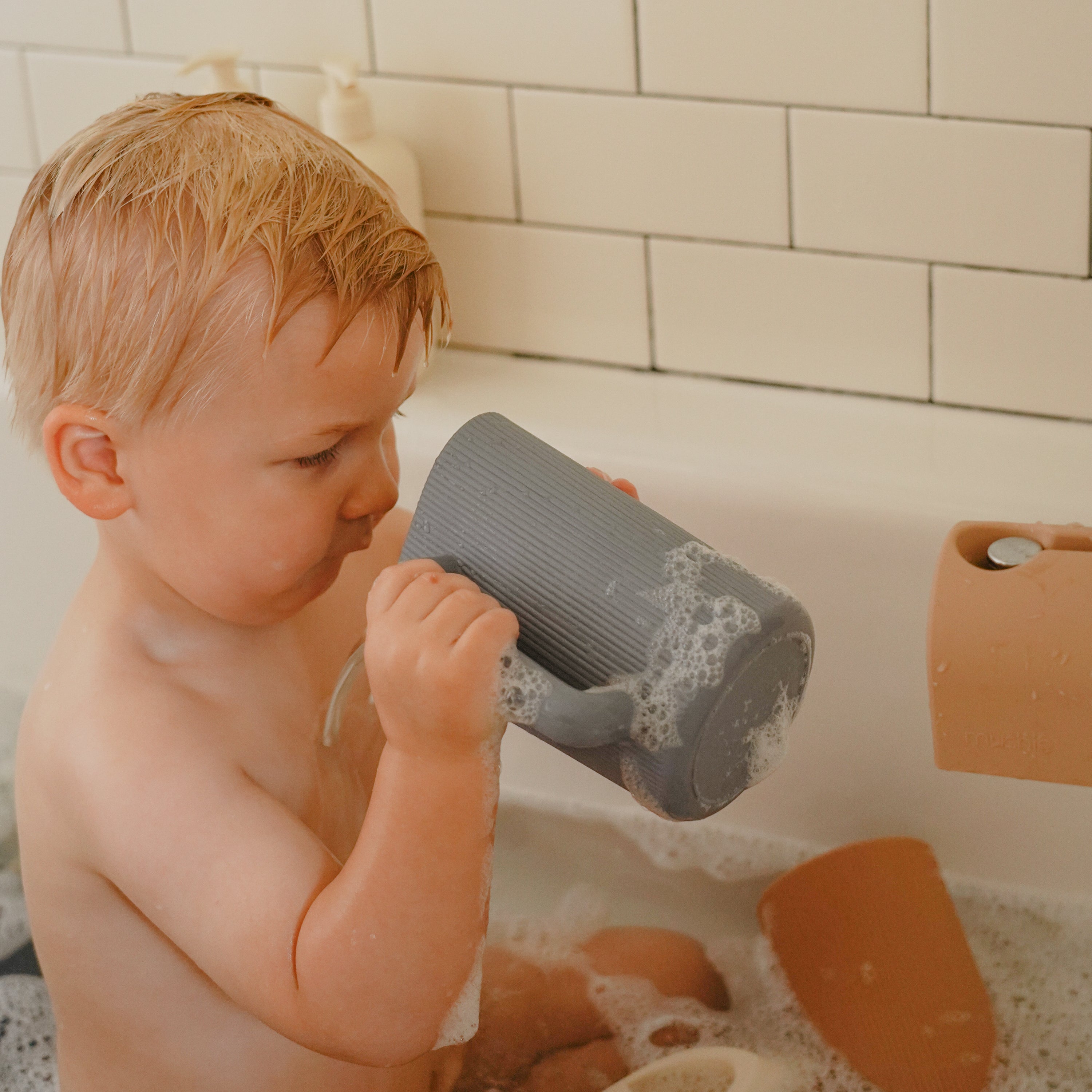 Spout Cover {Drop Ship}
