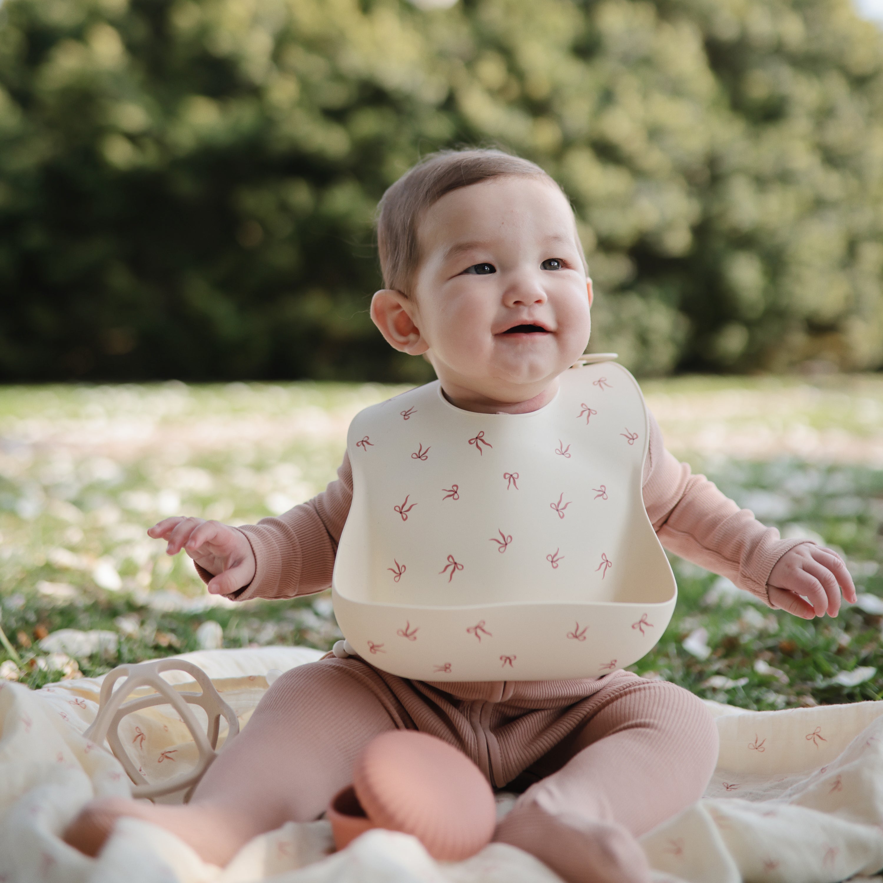Silicone Baby Bib {Drop Ship}