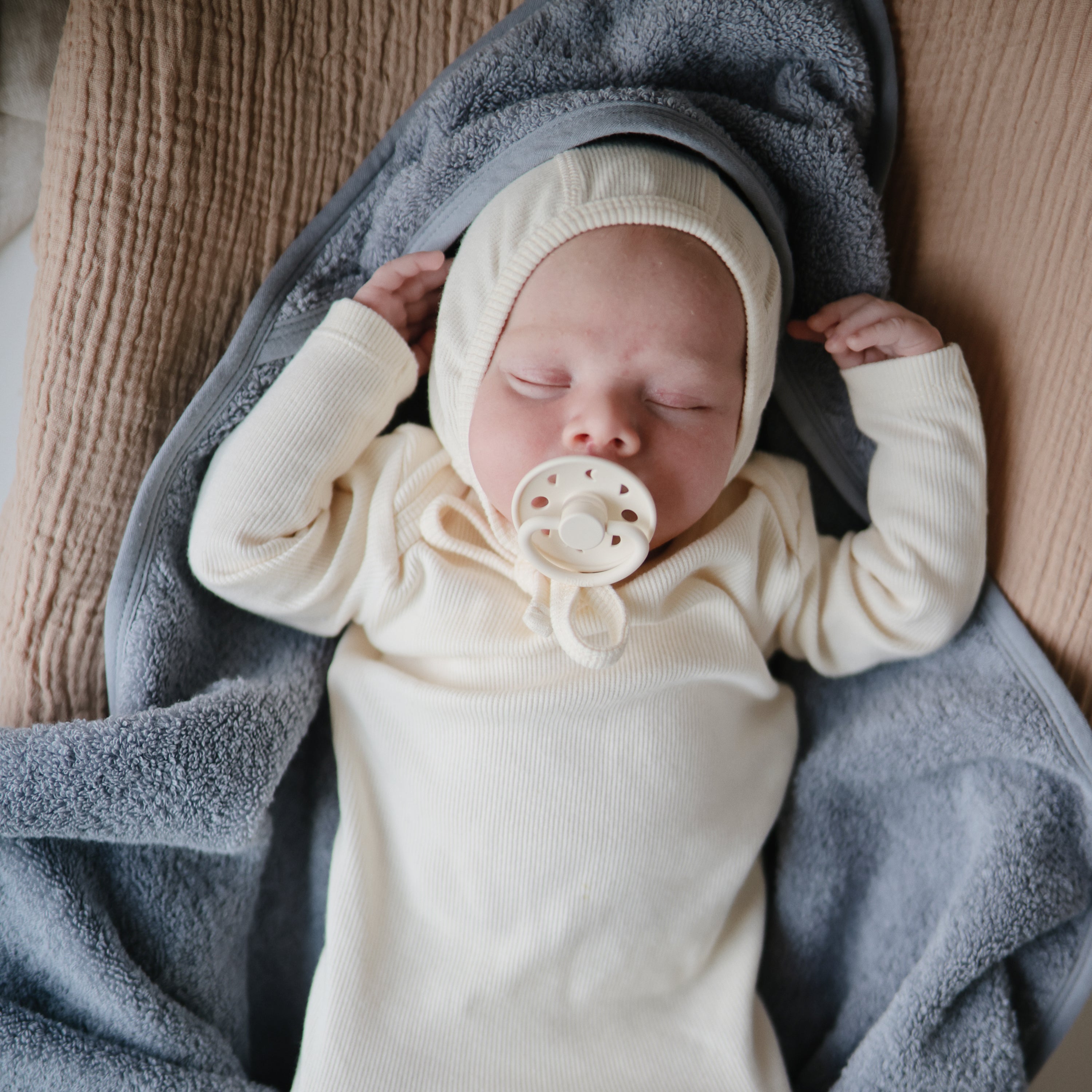 Ribbed Baby Bonnet {Drop Ship}