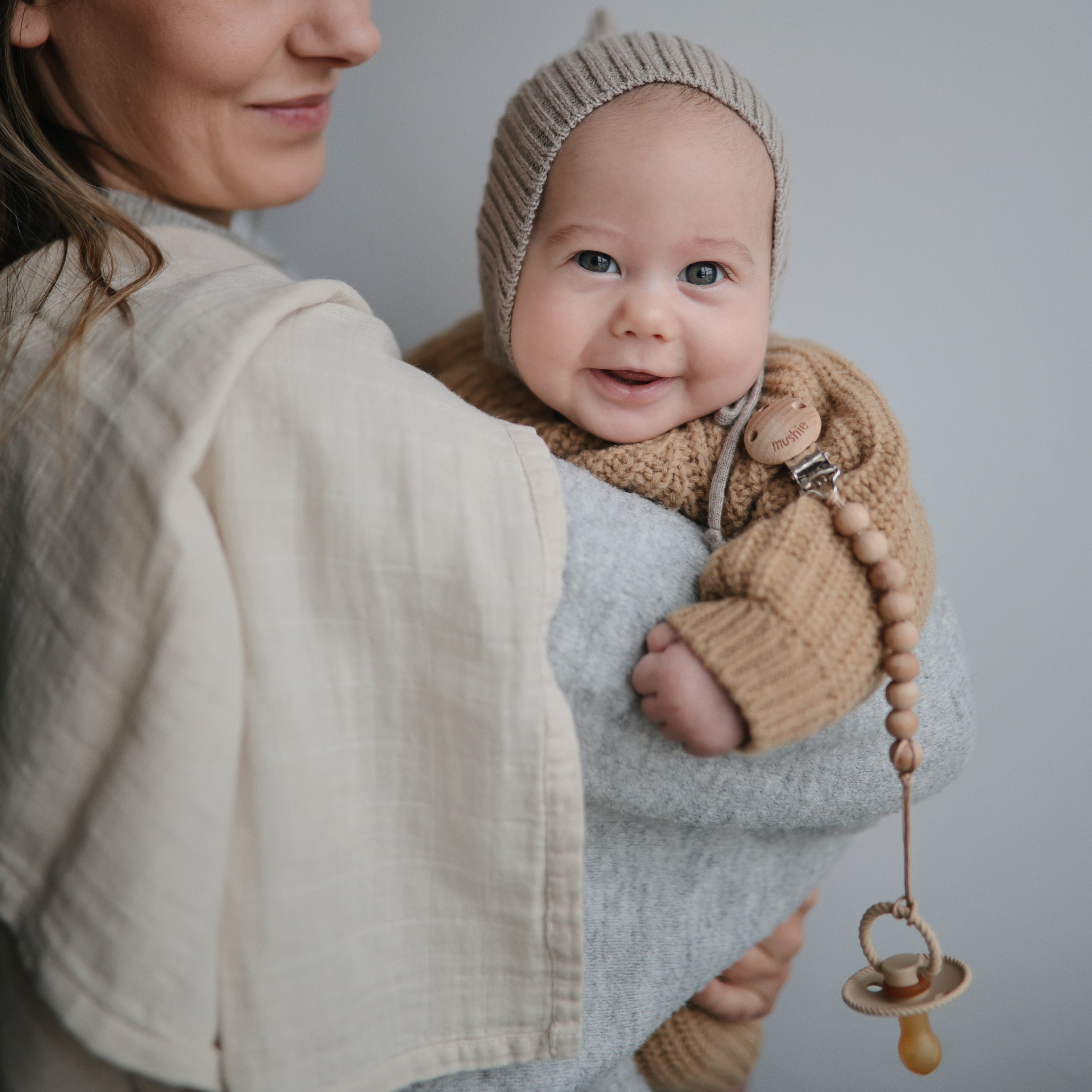 Silicone Pacifier Clip | Hera {Drop Ship}