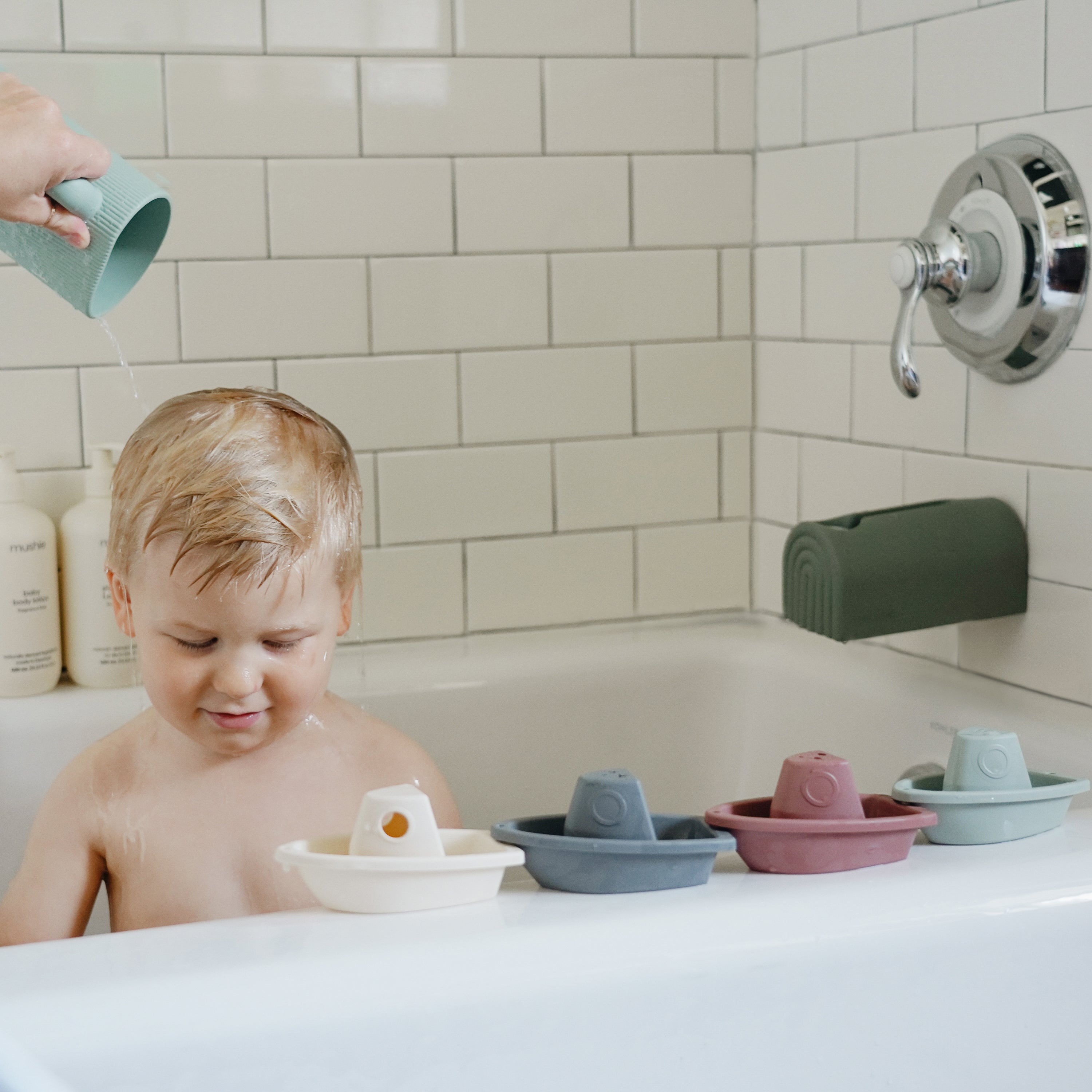 Bath Rinse Cup {Drop Ship}