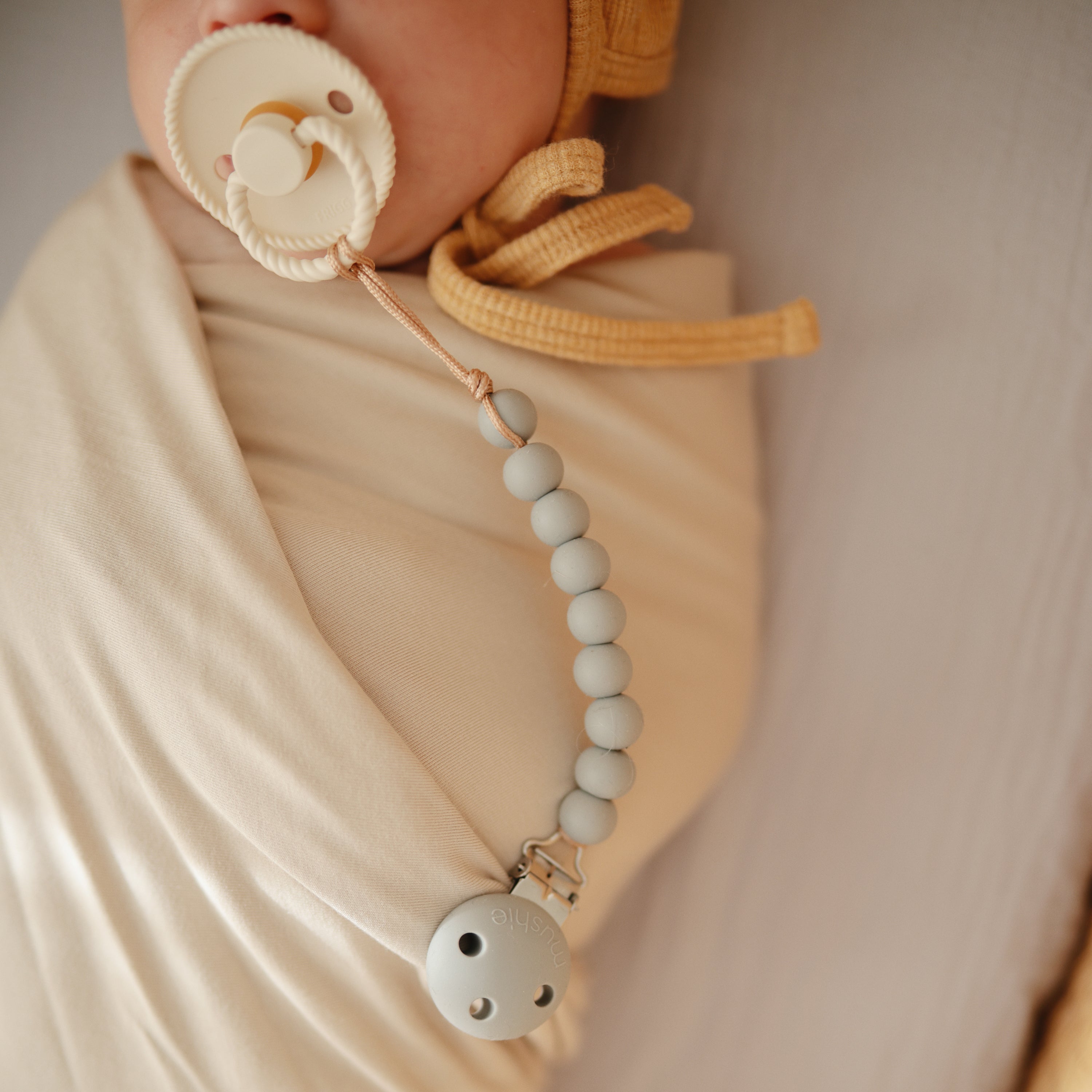 Silicone Pacifier Clip | Hera {Drop Ship}