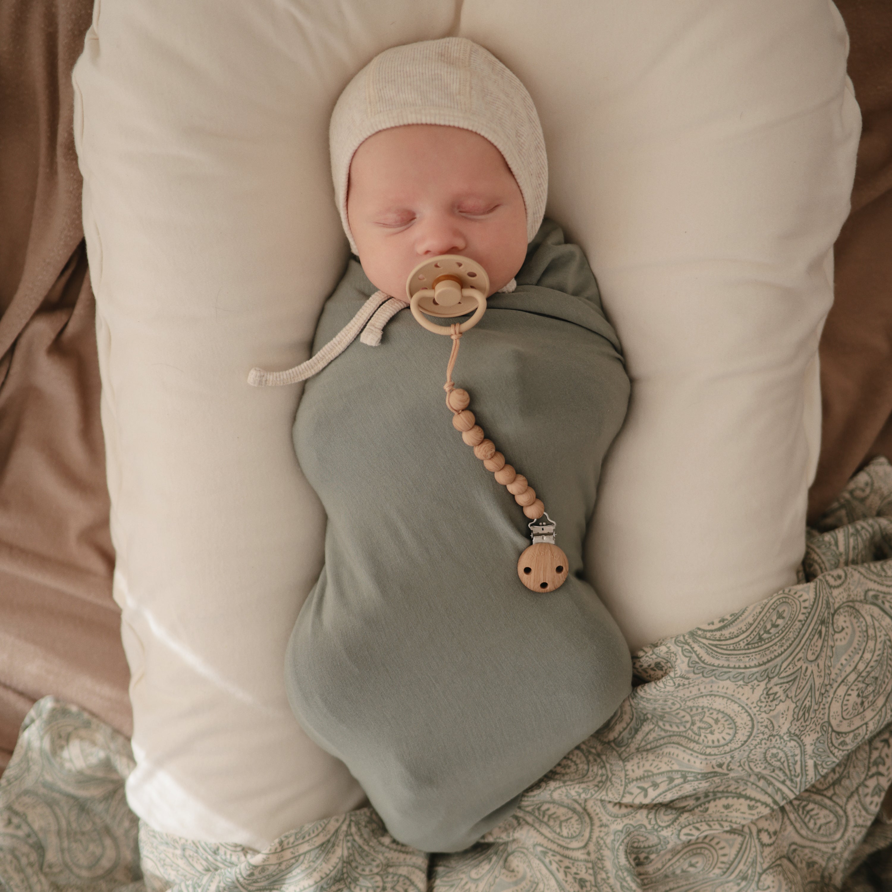 Silicone Pacifier Clip | Hera {Drop Ship}