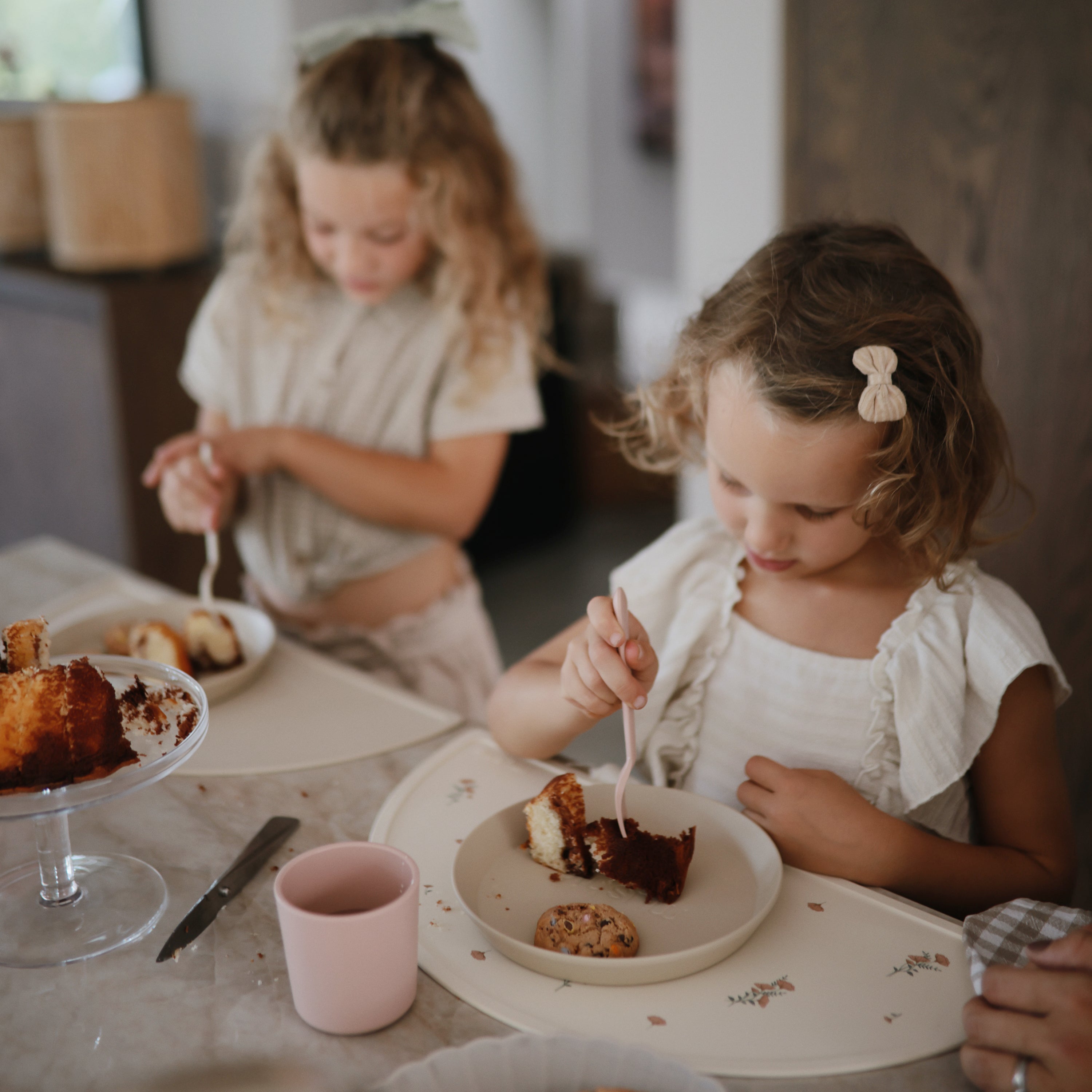 Round Dinnerware Plates {Drop Ship}