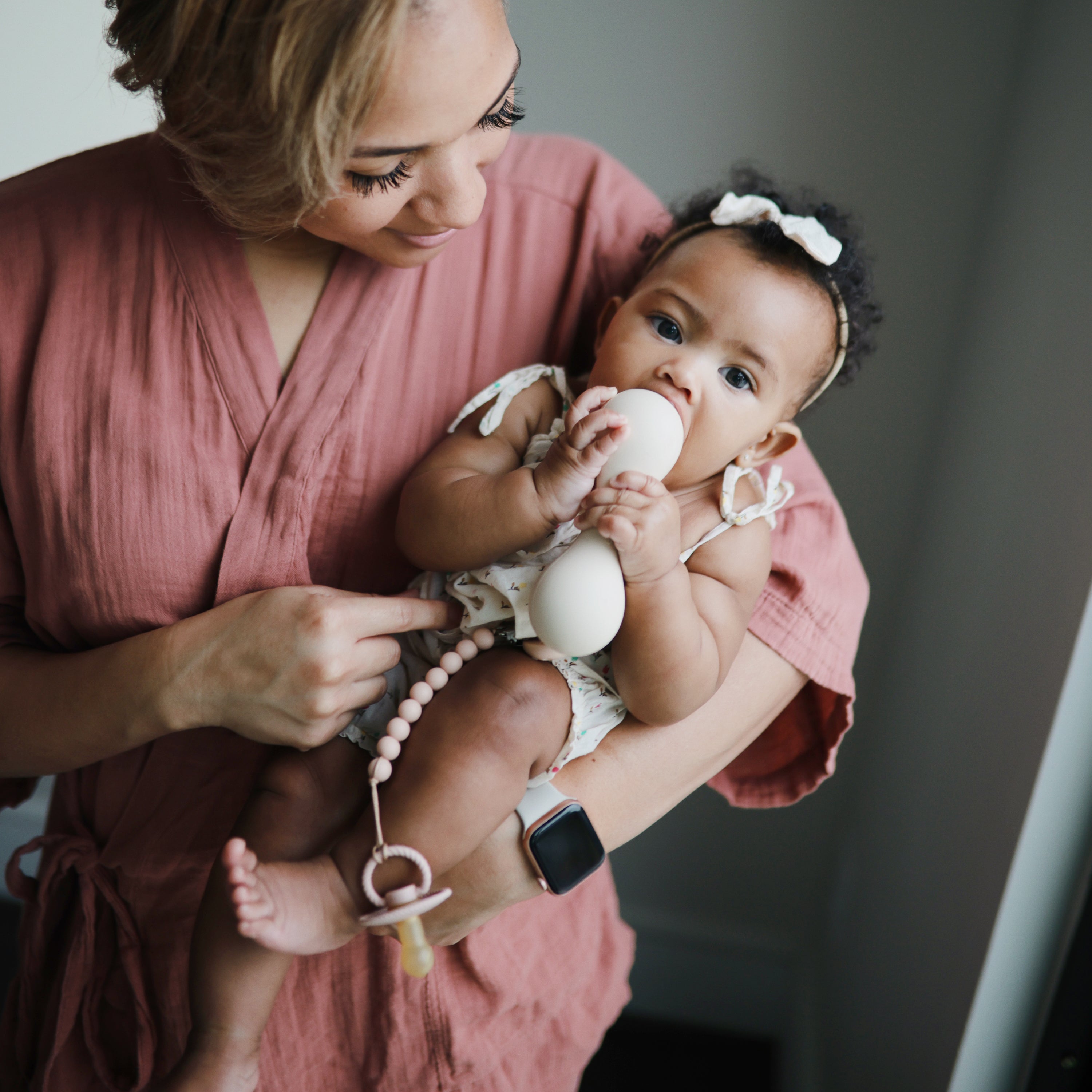 Silicone Pacifier Clip | Hera {Drop Ship}