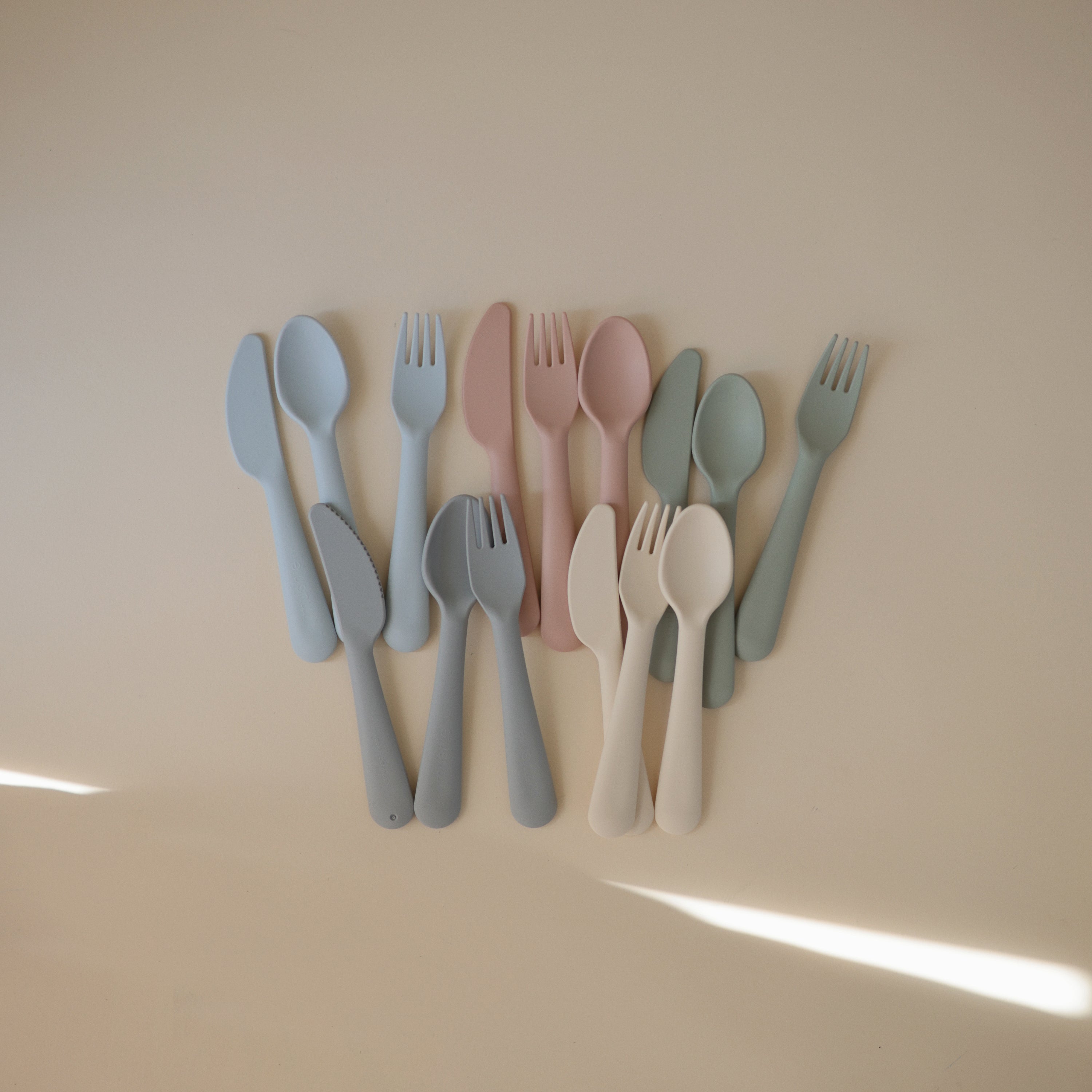 Dinnerware Cutlery Set {Drop Ship}