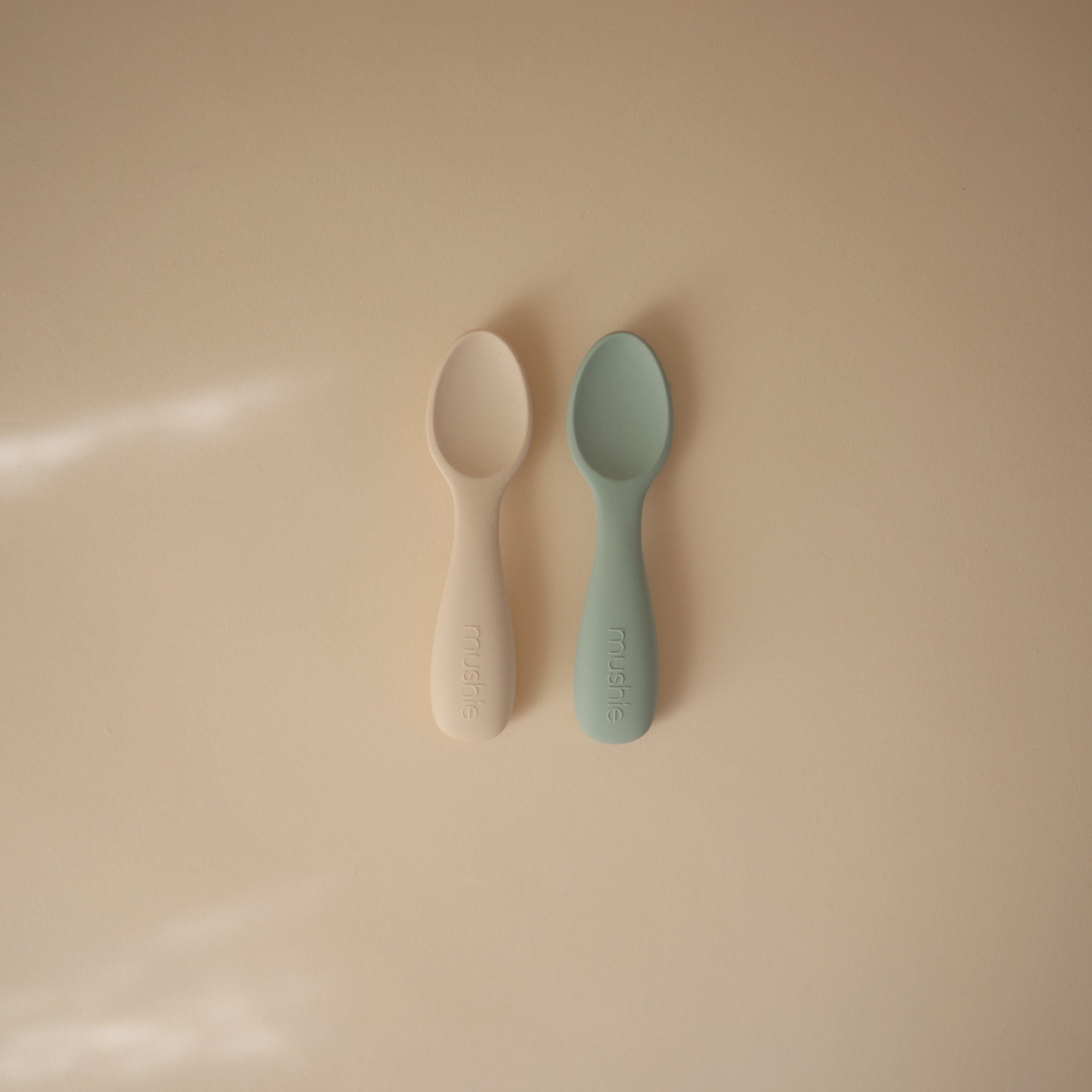 Silicone Toddler Starter Spoons {Drop Ship}