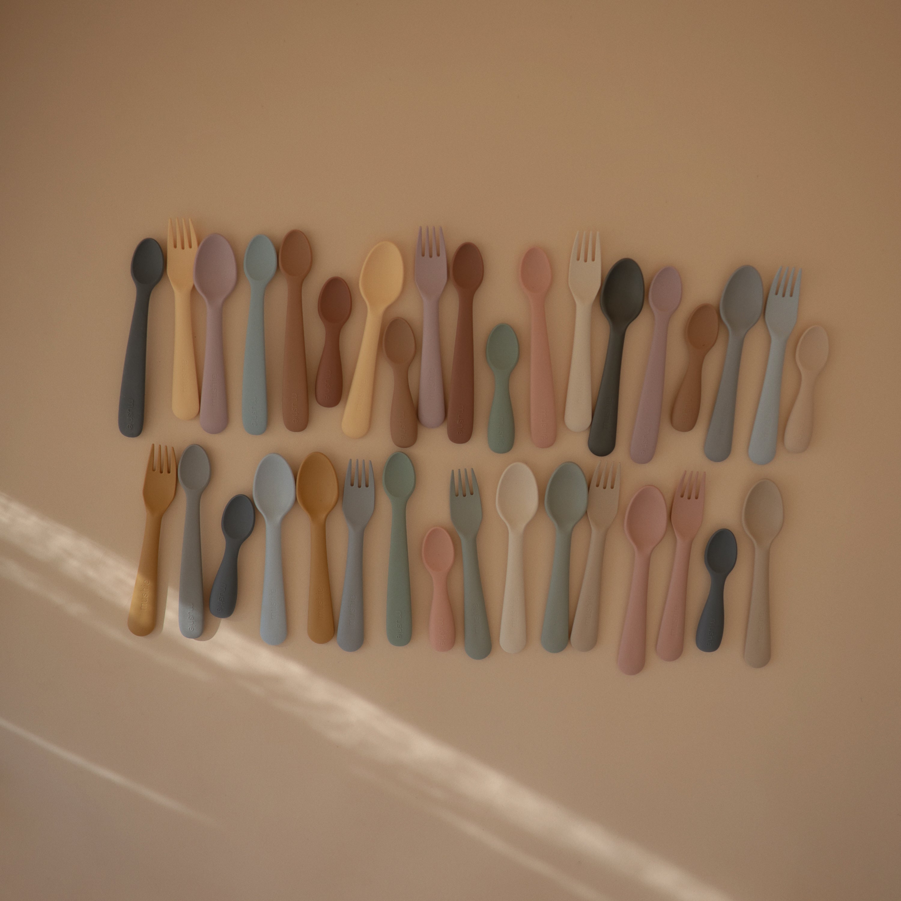 Silicone Toddler Starter Spoons {Drop Ship}