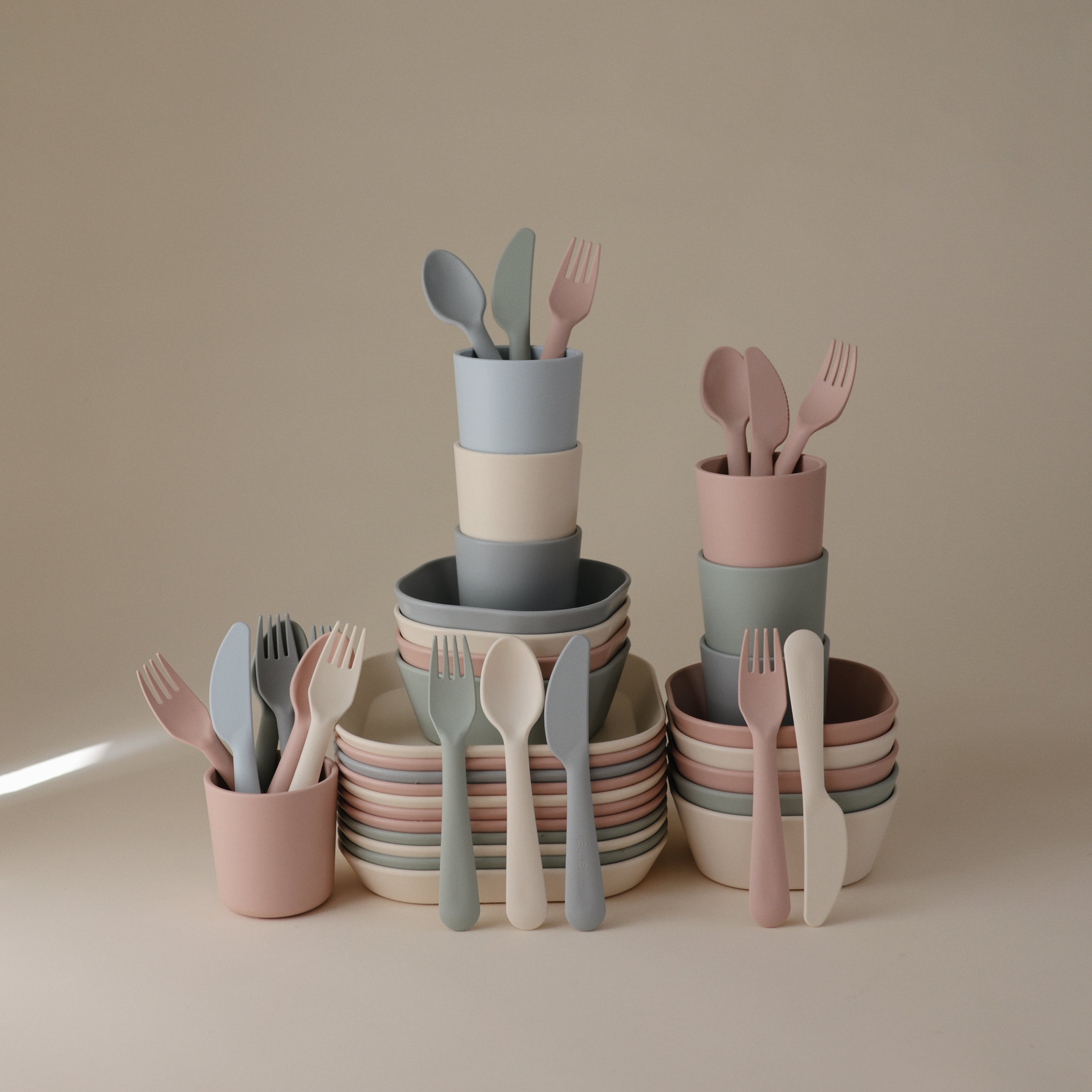 Dinnerware Cutlery Set {Drop Ship}