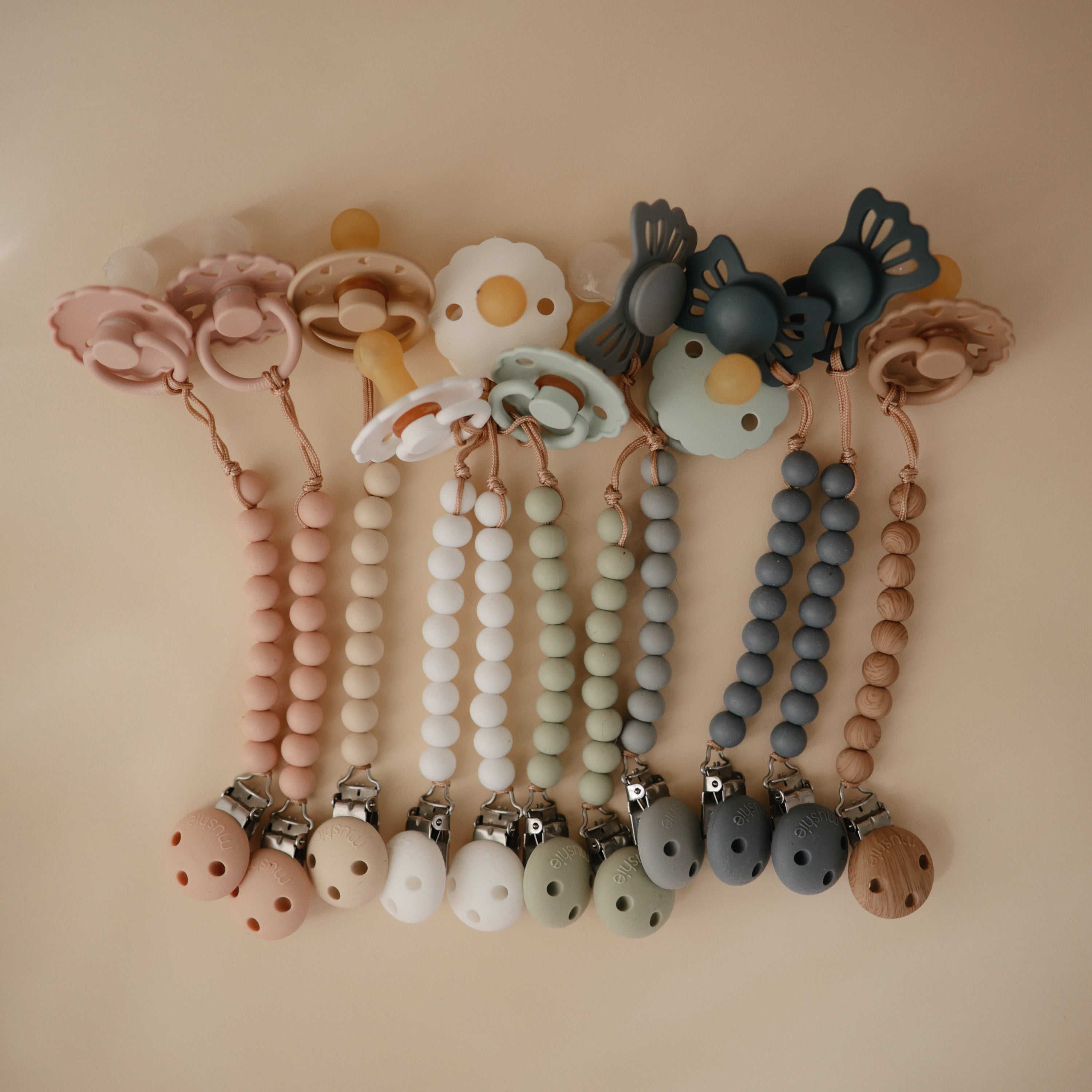 FRIGG Daisy Natural Rubber Pacifier 2-Pack {Drop Ship}