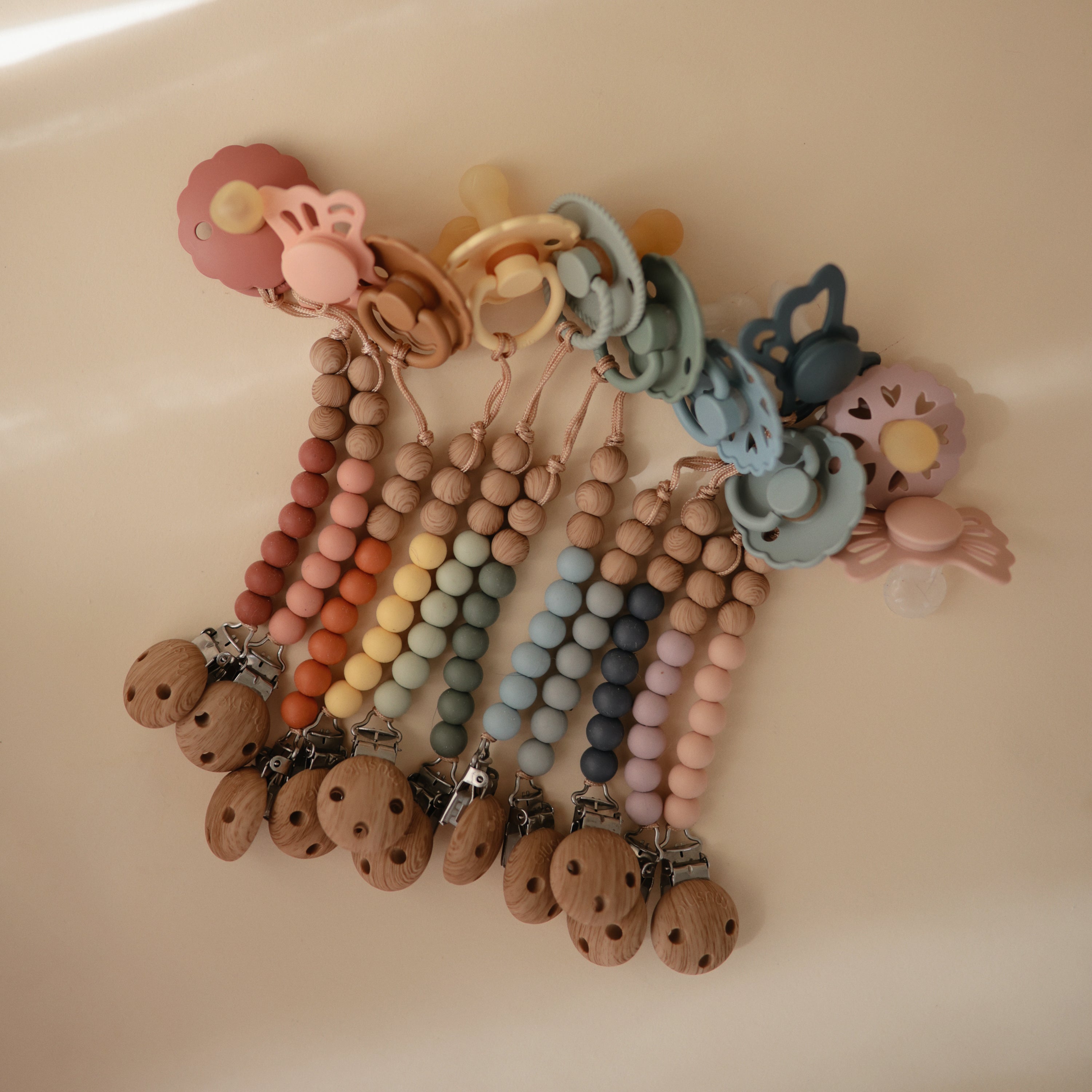 Silicone Pacifier Clip | Eva {Drop Ship}