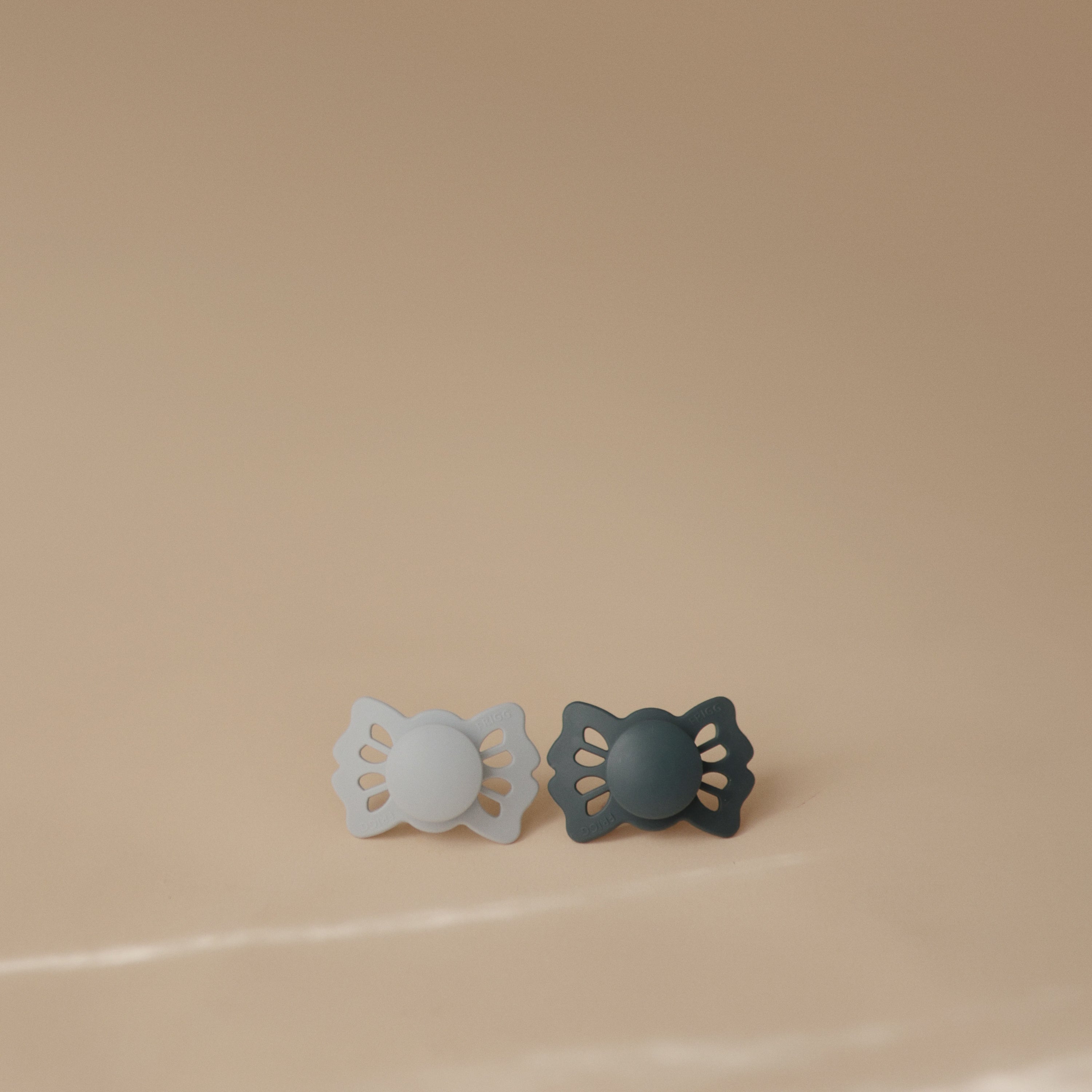 FRIGG Lucky Symmetrical Silicone Pacifier 2-Pack (0-6 Months) {Drop Ship}
