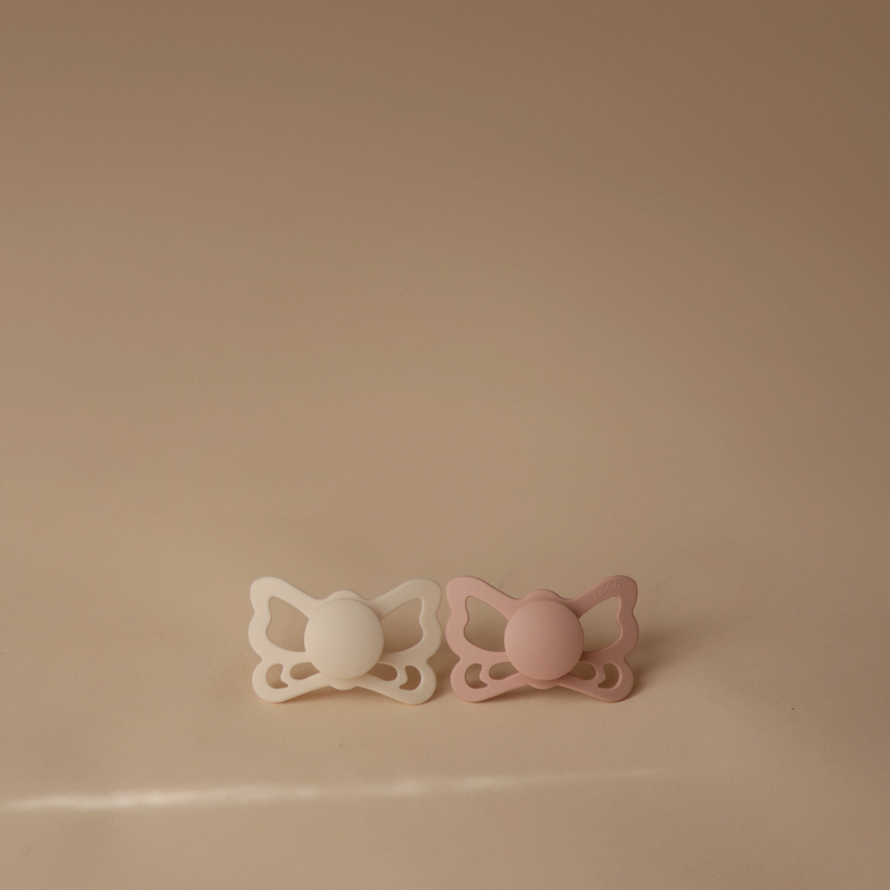 FRIGG Butterfly Anatomical Silicone Pacifier 2-Pack (6-18 Months) {Drop Ship}