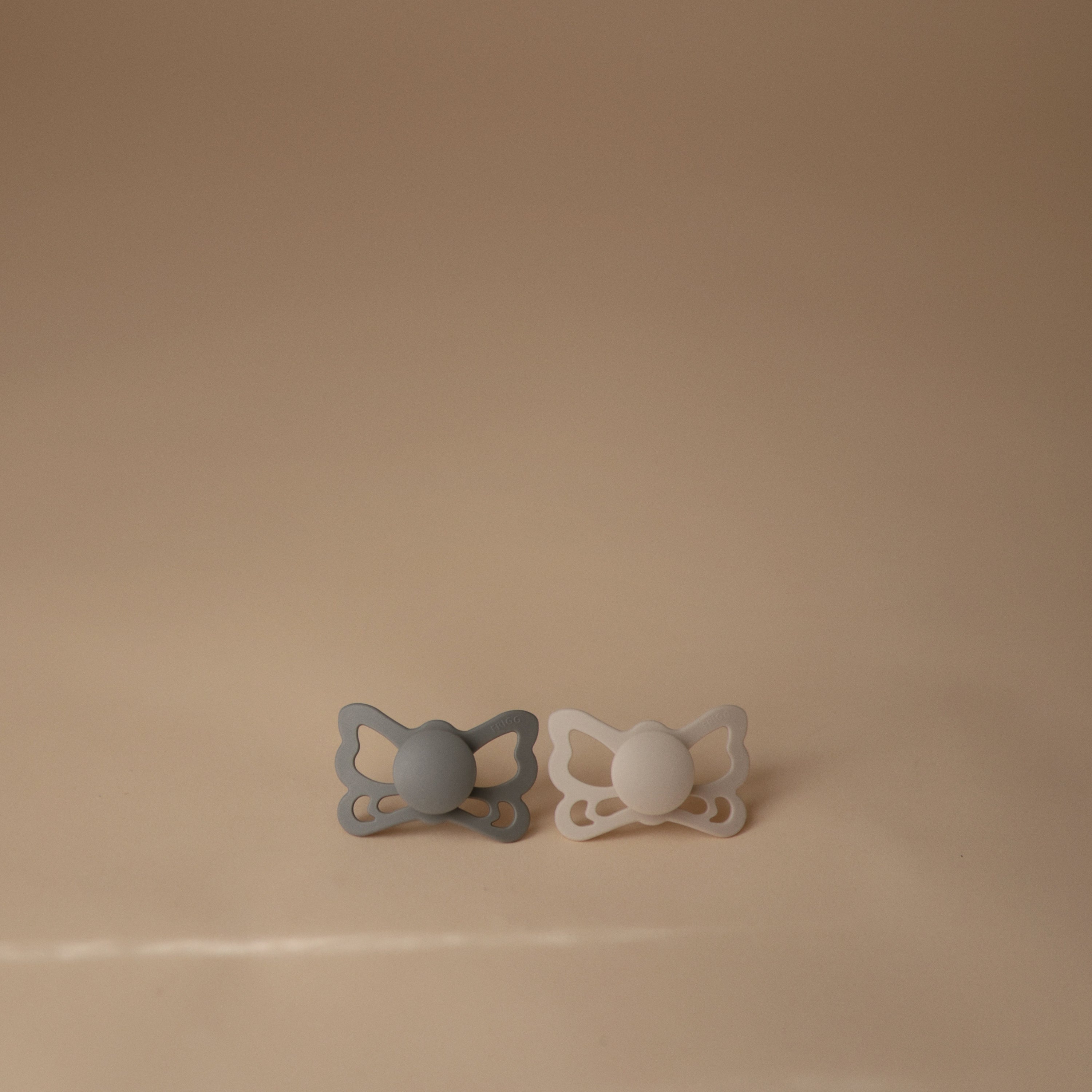 FRIGG Butterfly Anatomical Silicone Pacifier 2-Pack (6-18 Months) {Drop Ship}