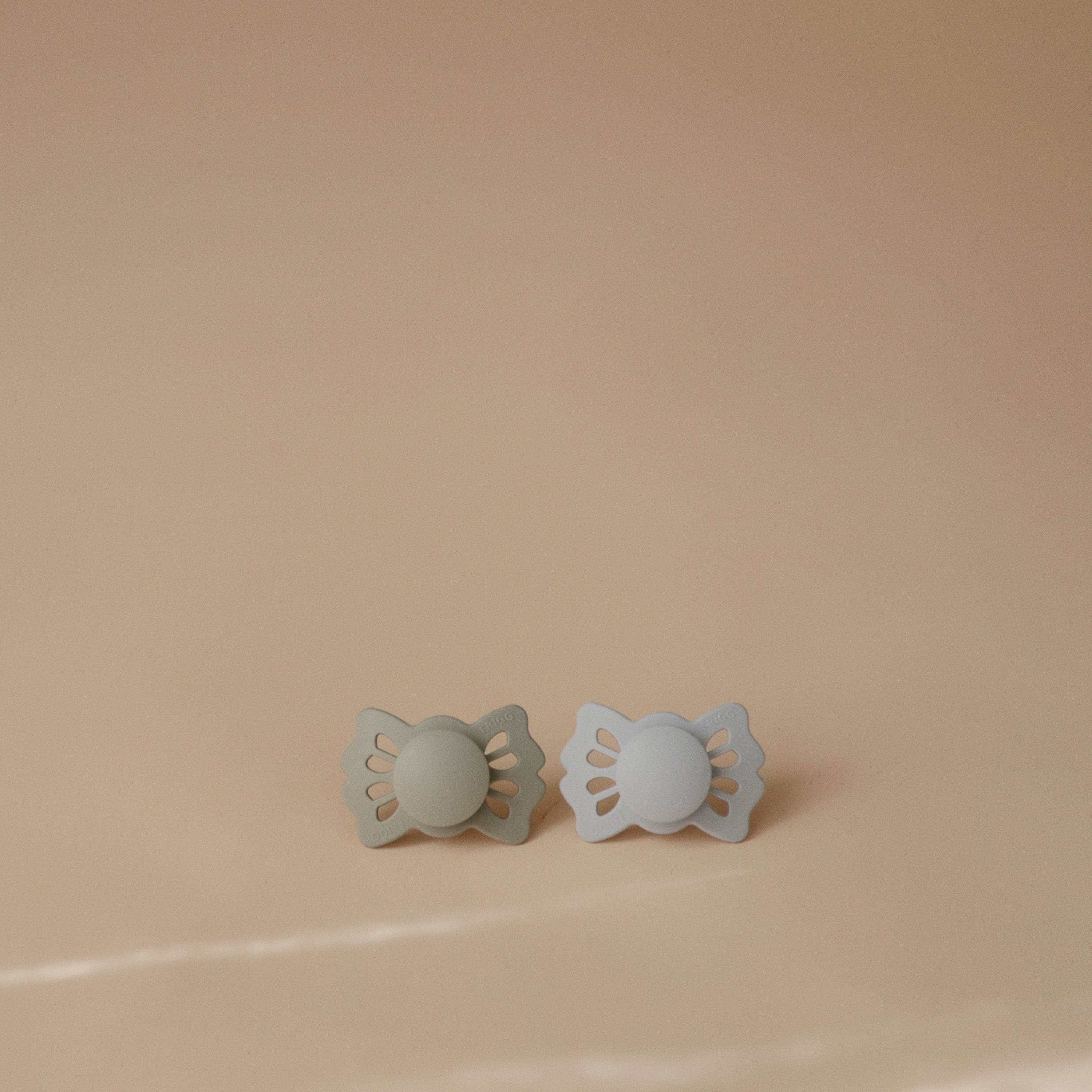 FRIGG Lucky Symmetrical Silicone Pacifier 2-Pack (0-6 Months) {Drop Ship}