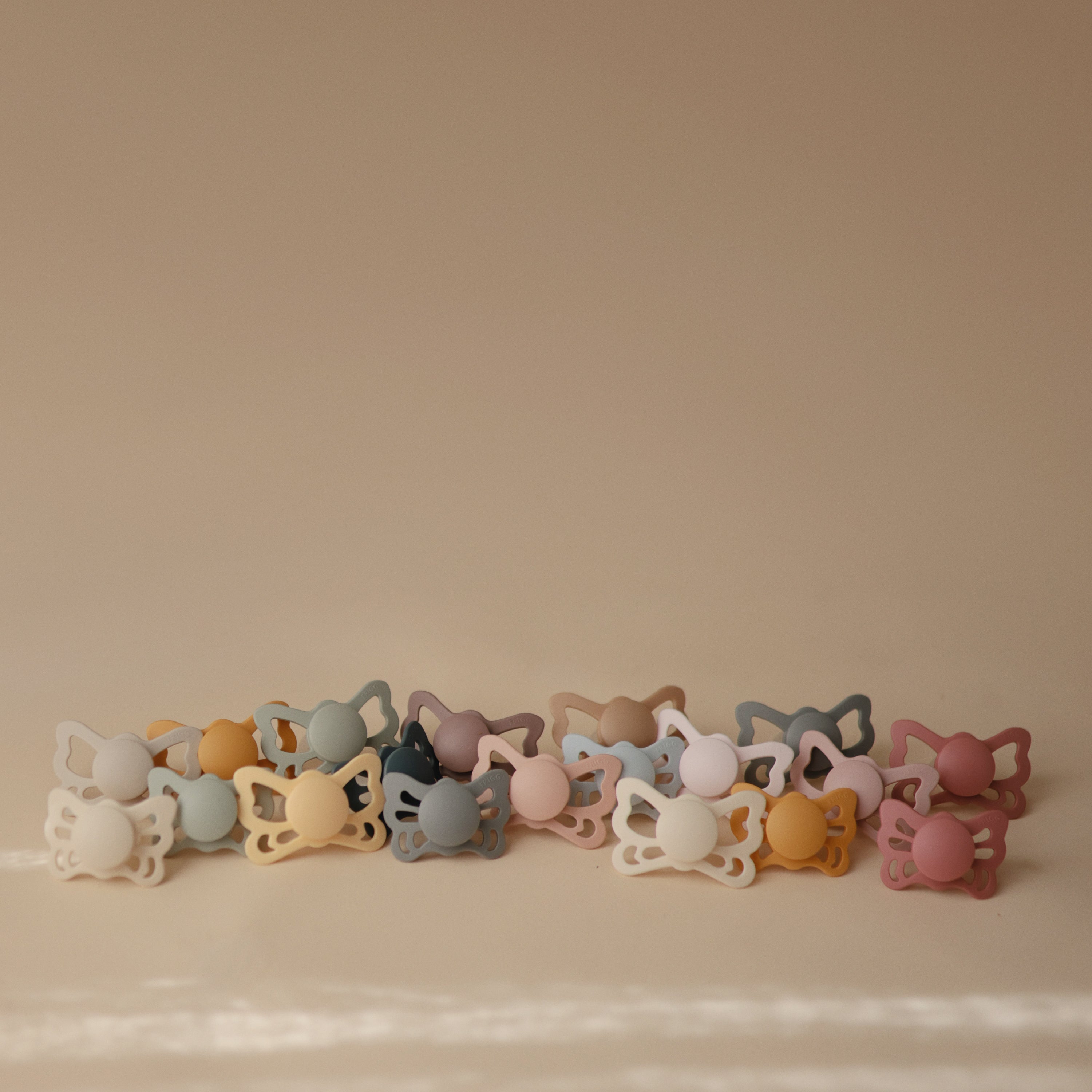 FRIGG Butterfly Anatomical Silicone Pacifier 2-Pack (6-18 Months) {Drop Ship}