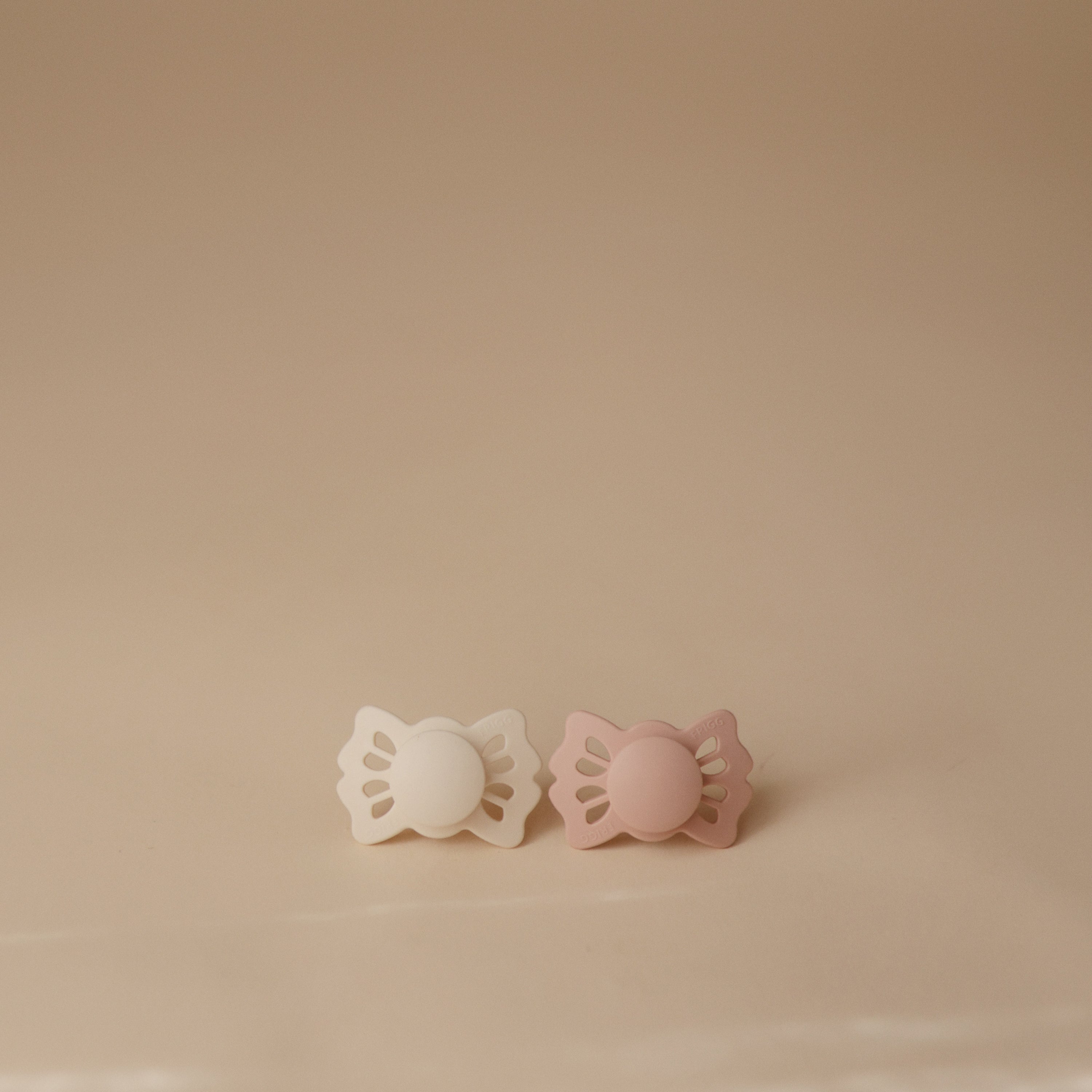 FRIGG Lucky Symmetrical Silicone Pacifier 2-Pack (0-6 Months) {Drop Ship}