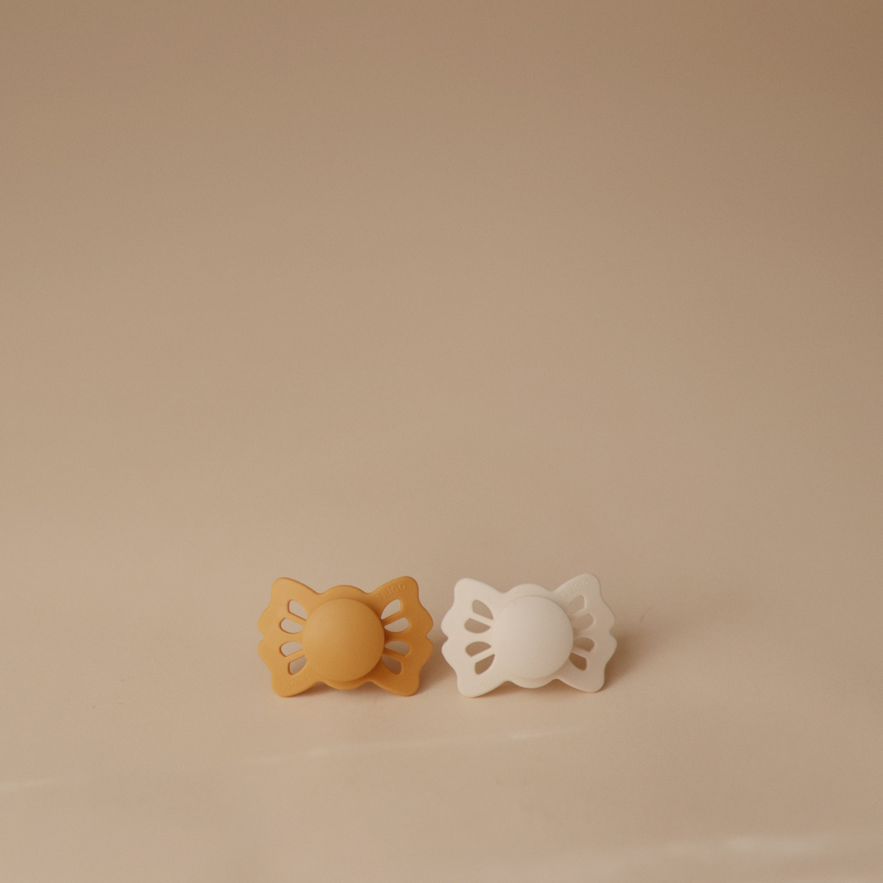 FRIGG Lucky Symmetrical Silicone Pacifier 2-Pack (0-6 Months) {Drop Ship}