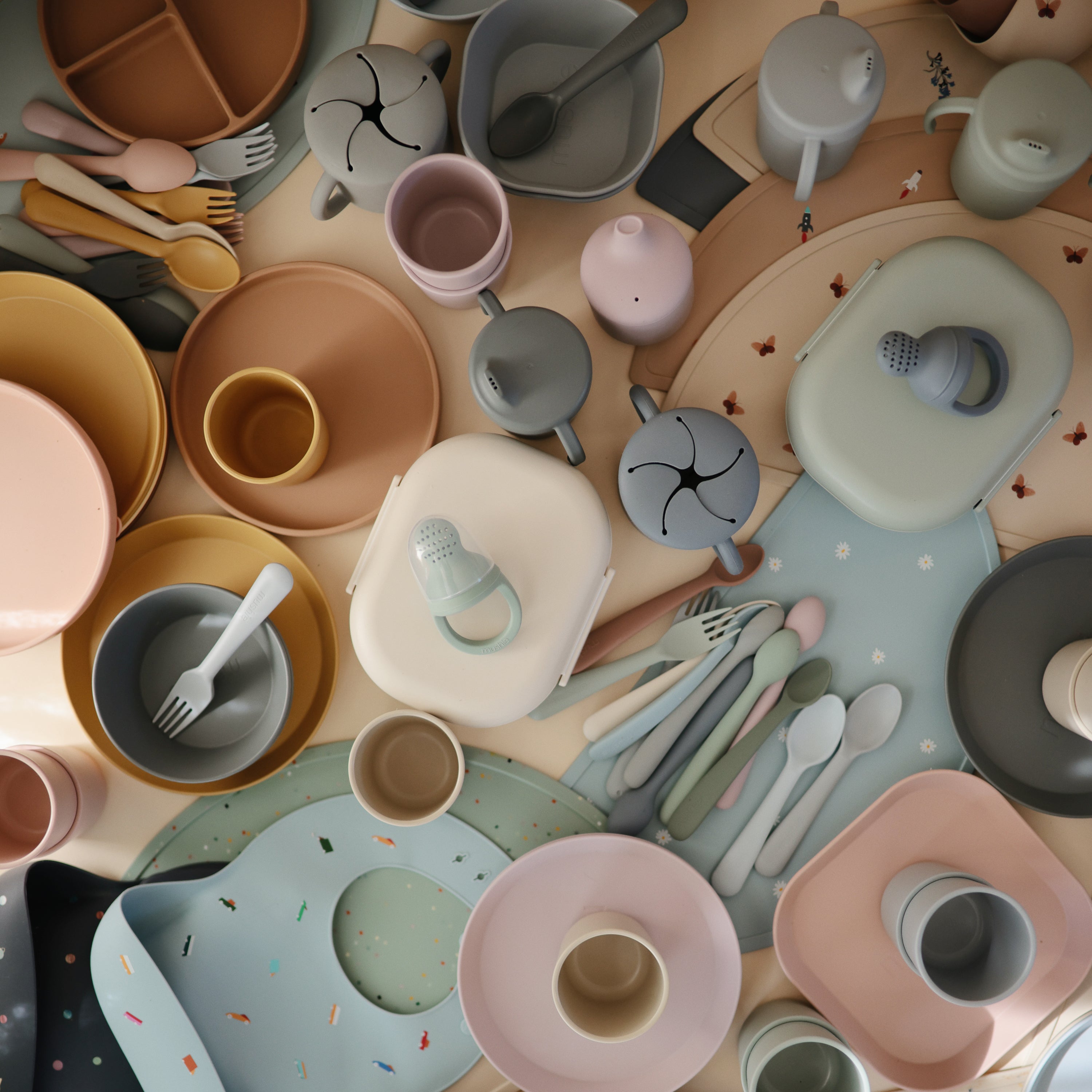 Round Dinnerware Plates {Drop Ship}