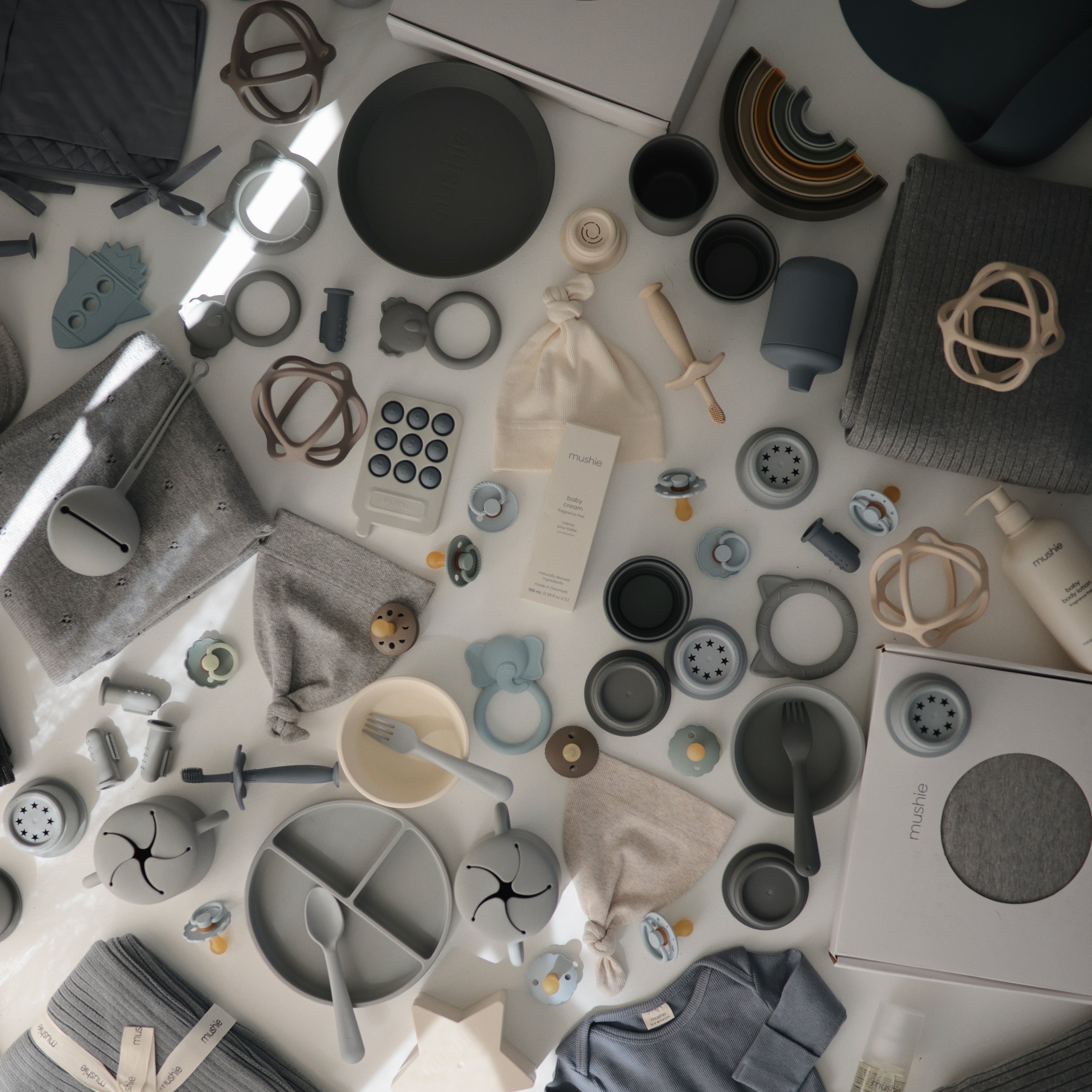 Round Dinnerware Plates {Drop Ship}