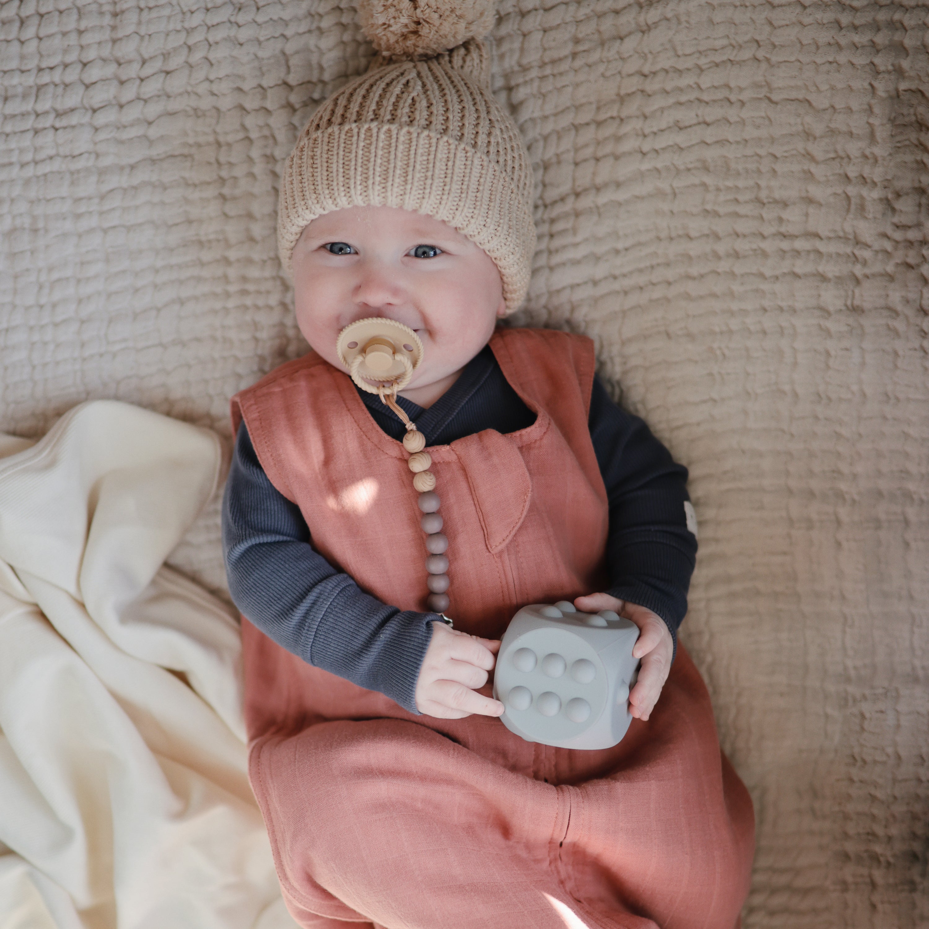 Silicone Pacifier Clip | Eva {Drop Ship}
