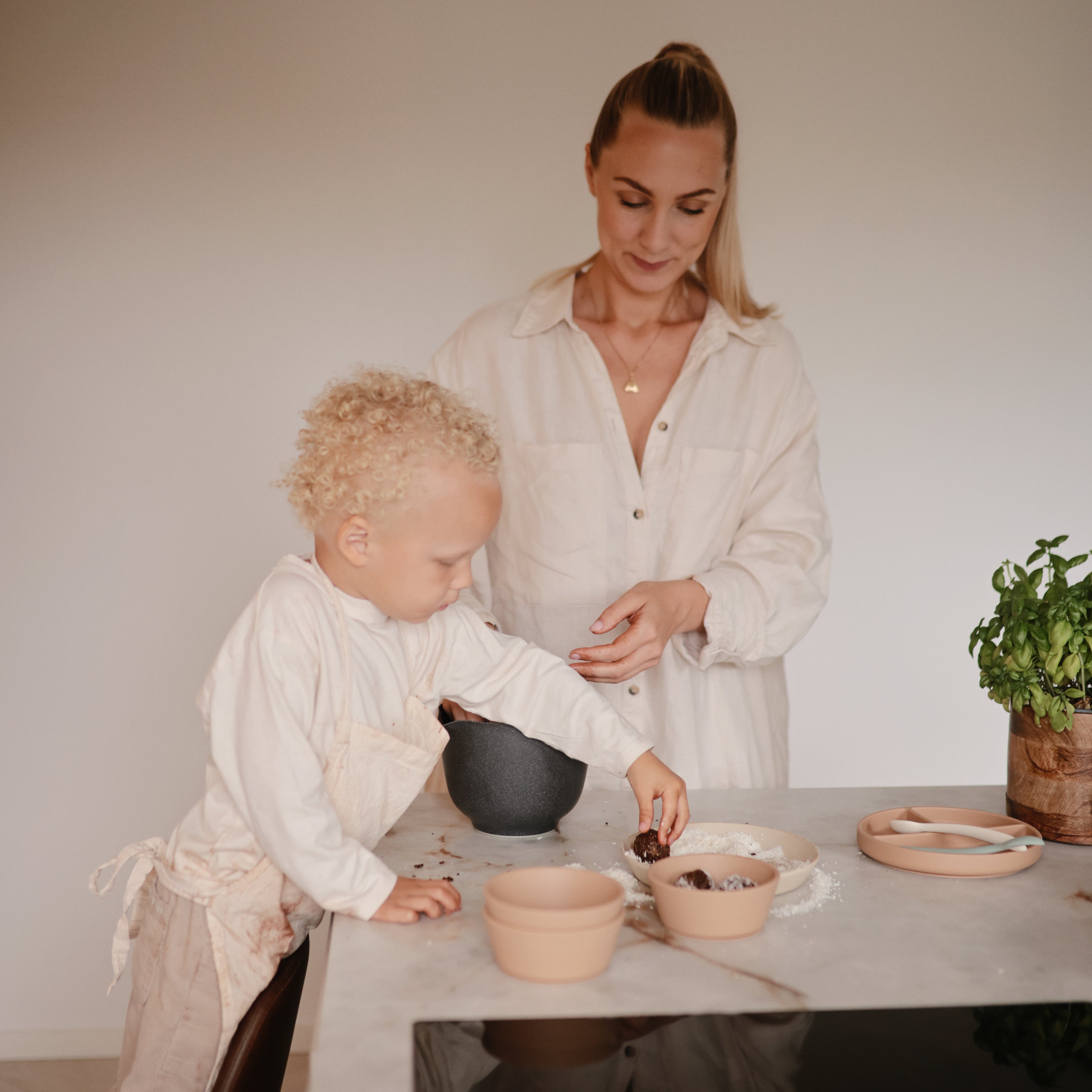 Silicone Suction Bowl {Drop Ship}