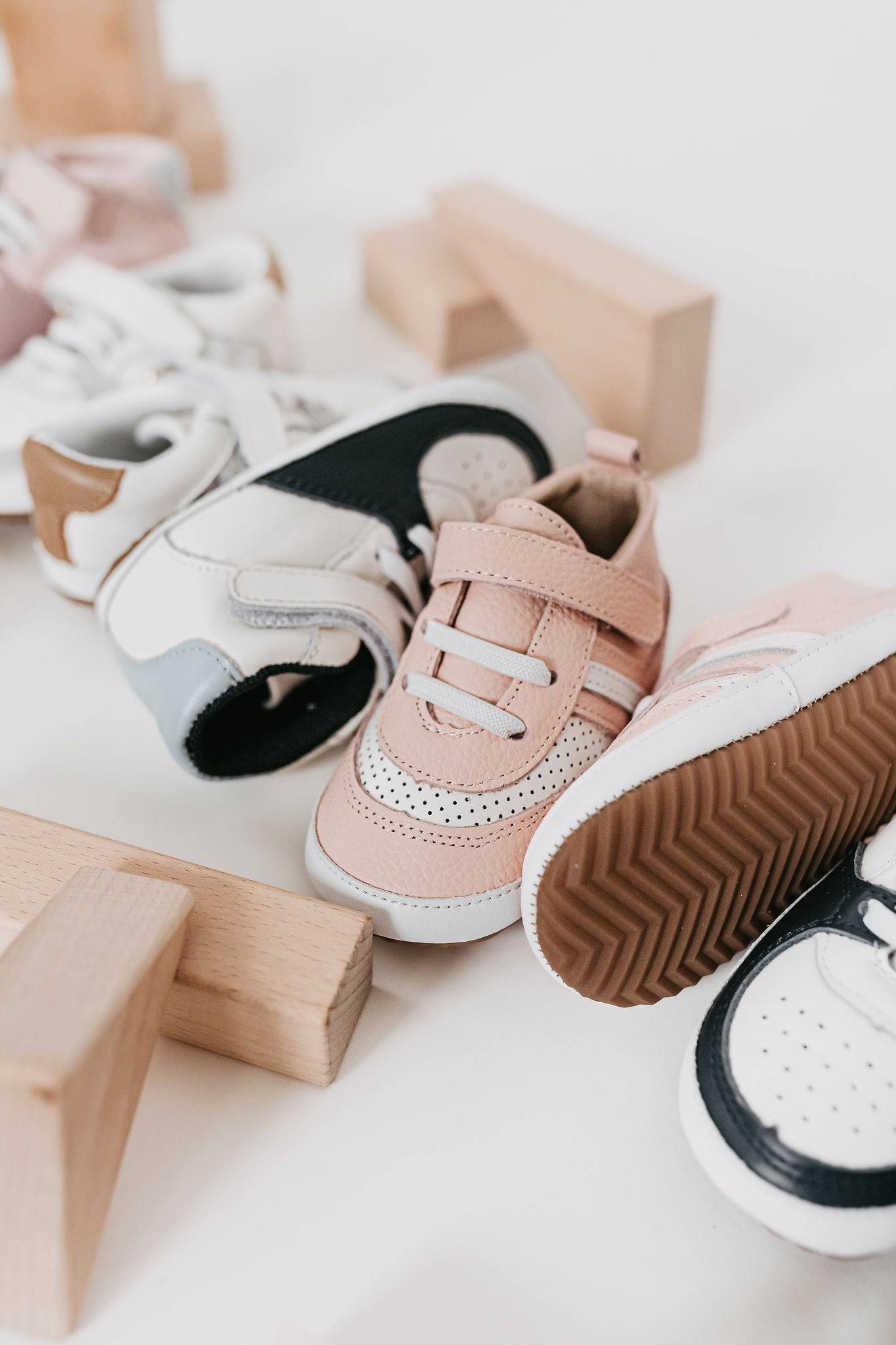 The Henry Low Top {DROP SHIP}