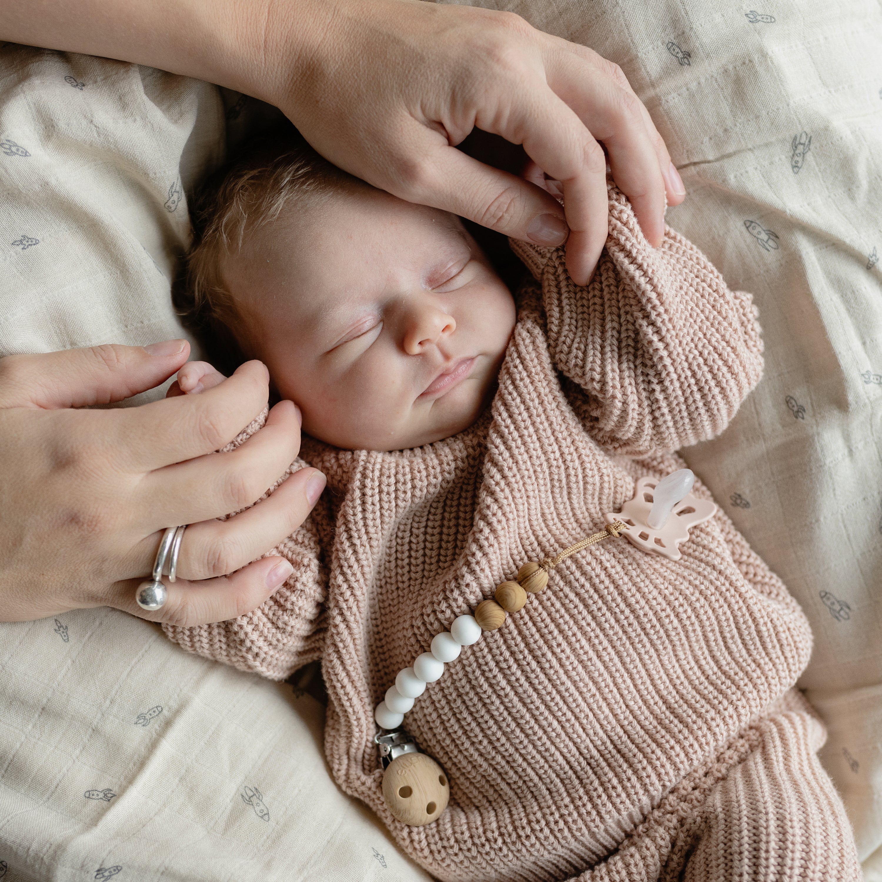 Silicone Pacifier Clip | Eva {Drop Ship}