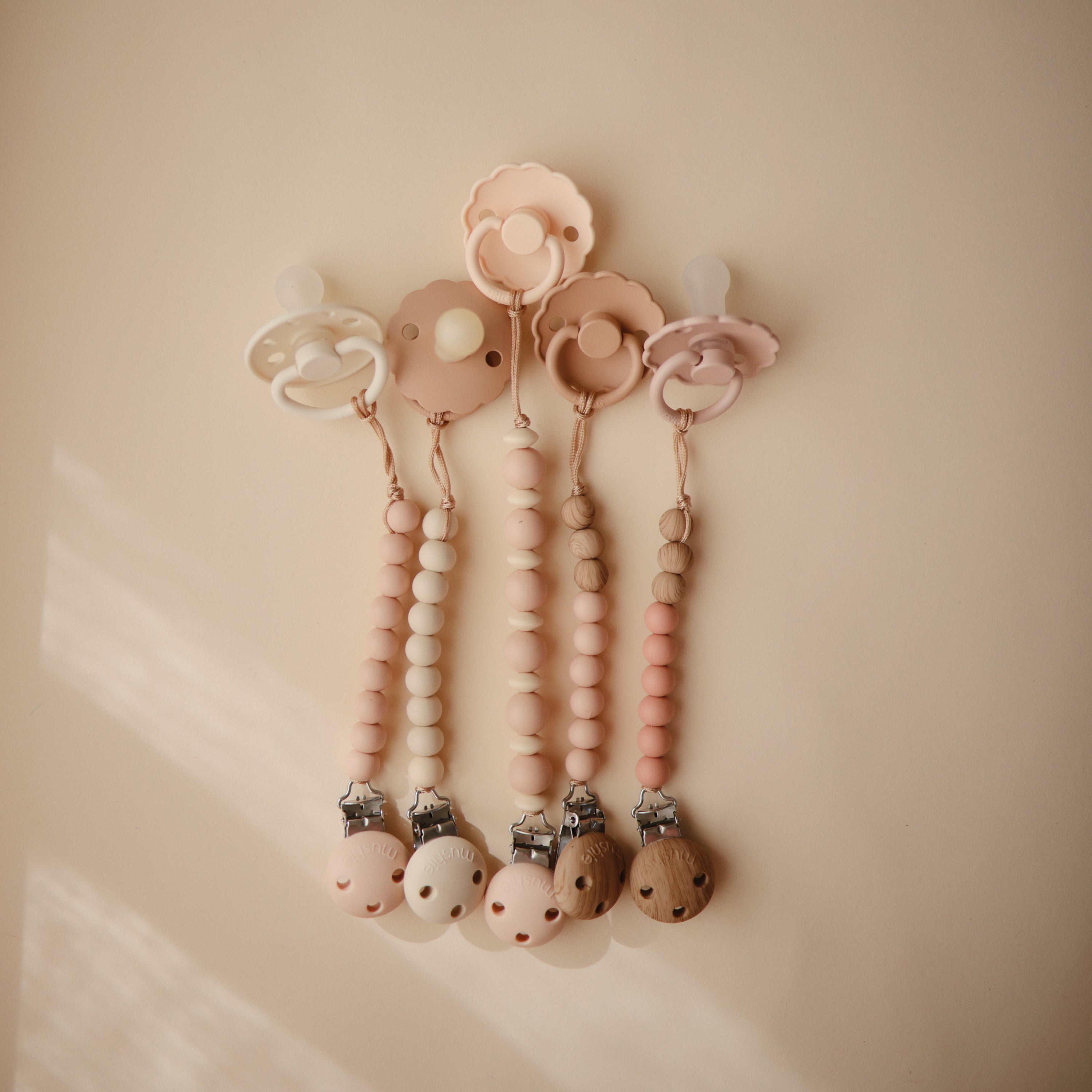 Silicone Pacifier Clip | Eva {Drop Ship}