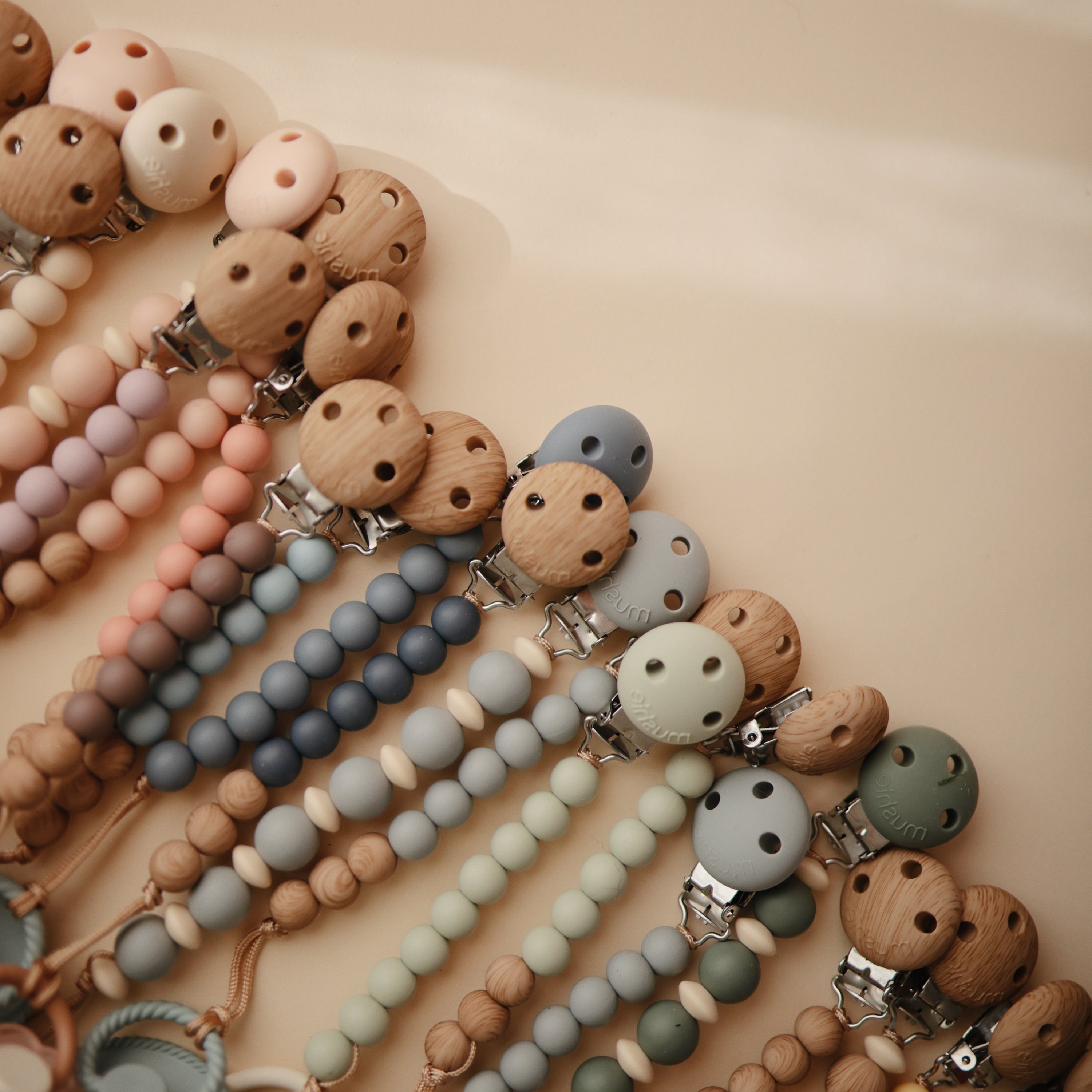 Silicone Pacifier Clip | Hera {Drop Ship}