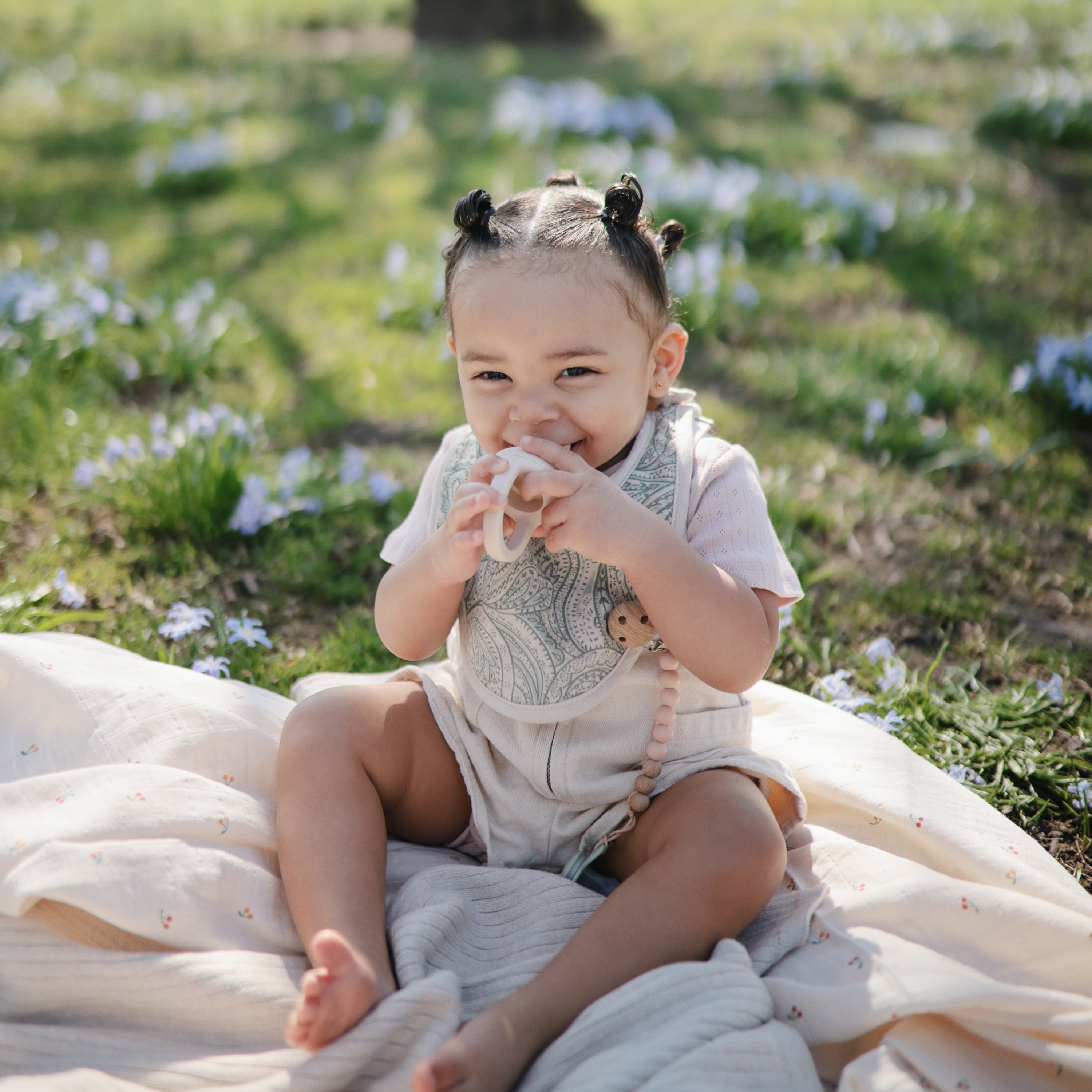 Silicone Pacifier Clip | Eva {Drop Ship}