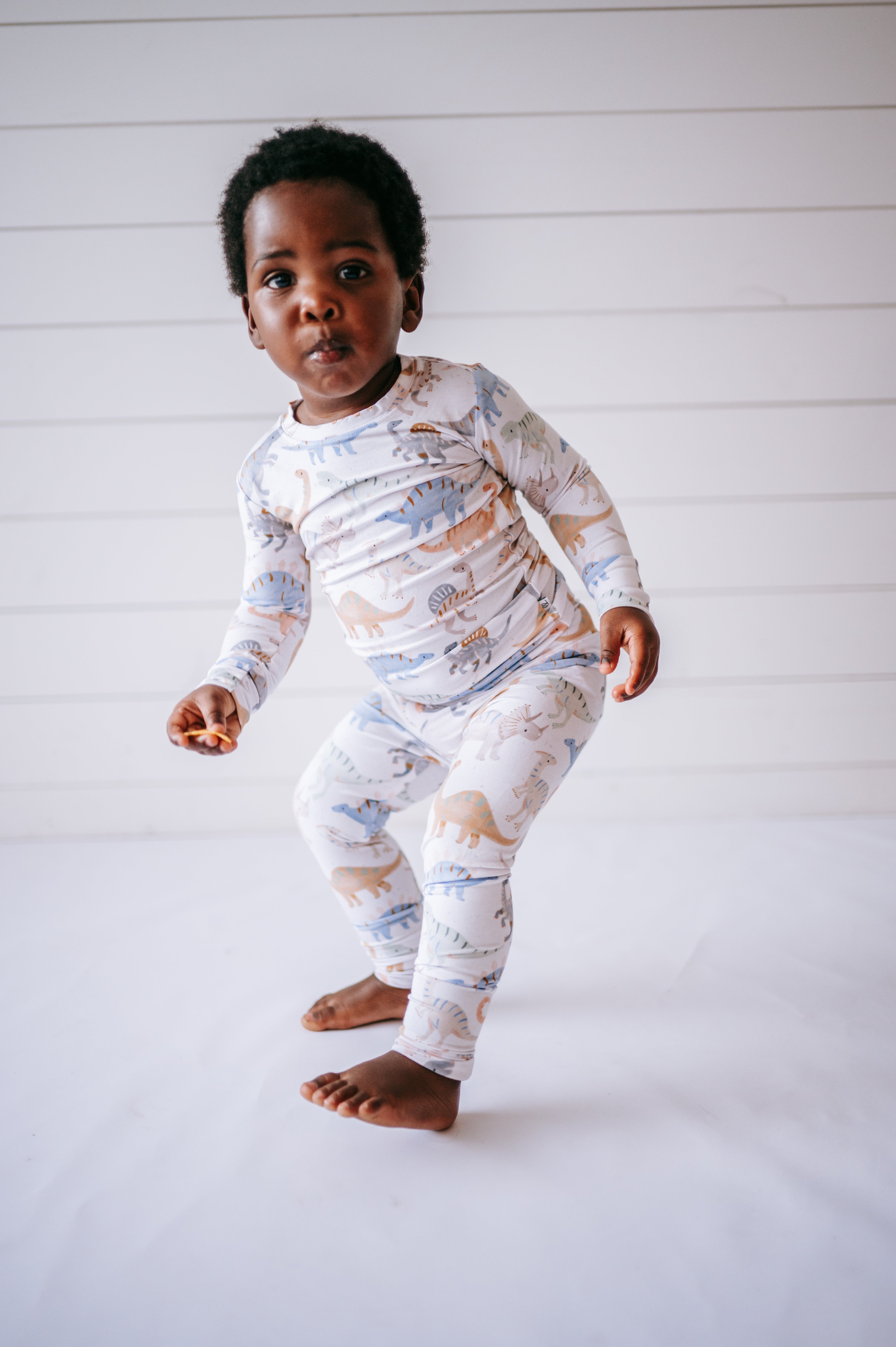 Roar - (Snug Set Stretch)